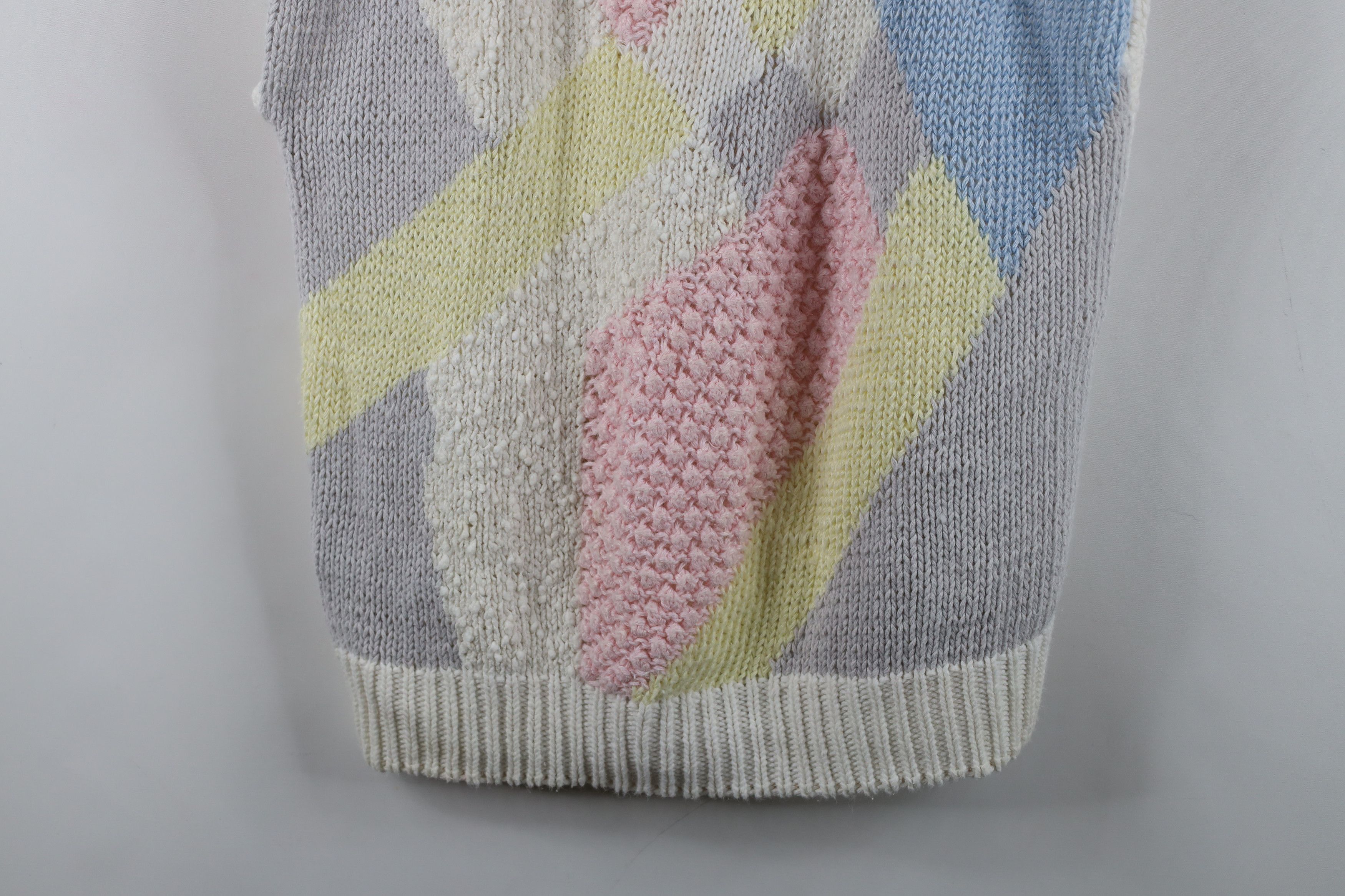 Vintage Vintage 80s Mid Mod Pastel Textured Knit Sweater Vest Size M / US 6-8 / IT 42-44 - 3 Thumbnail