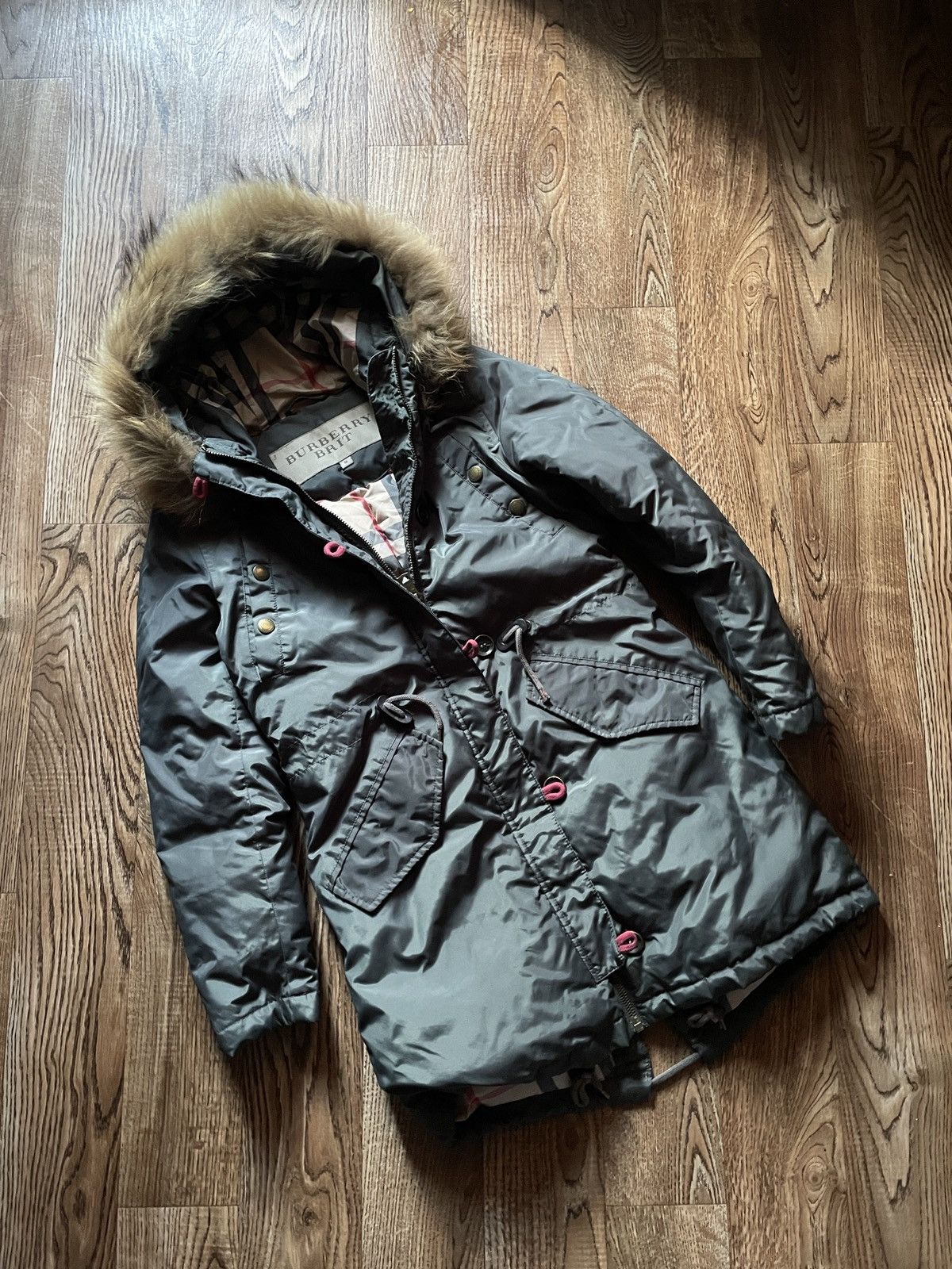 Burberry Burberry Brit Green Puffer Jacket Coat With Fur Size M / US 6-8 / IT 42-44 - 1 Thumbnail