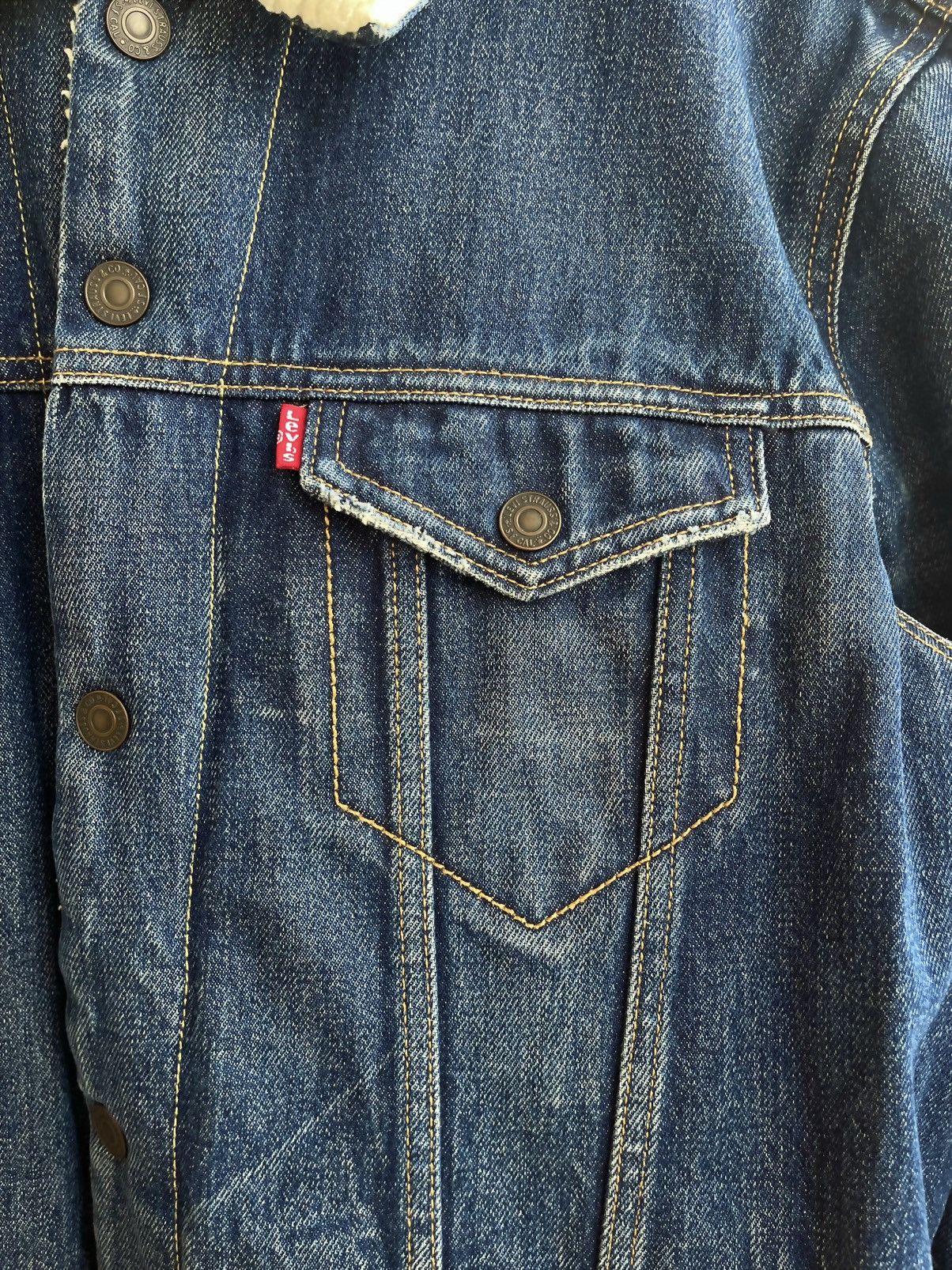 Levi's Levis Type 3 III Sherpa Trucker Washed Blue Denim Jacket Size US L / EU 52-54 / 3 - 7 Thumbnail
