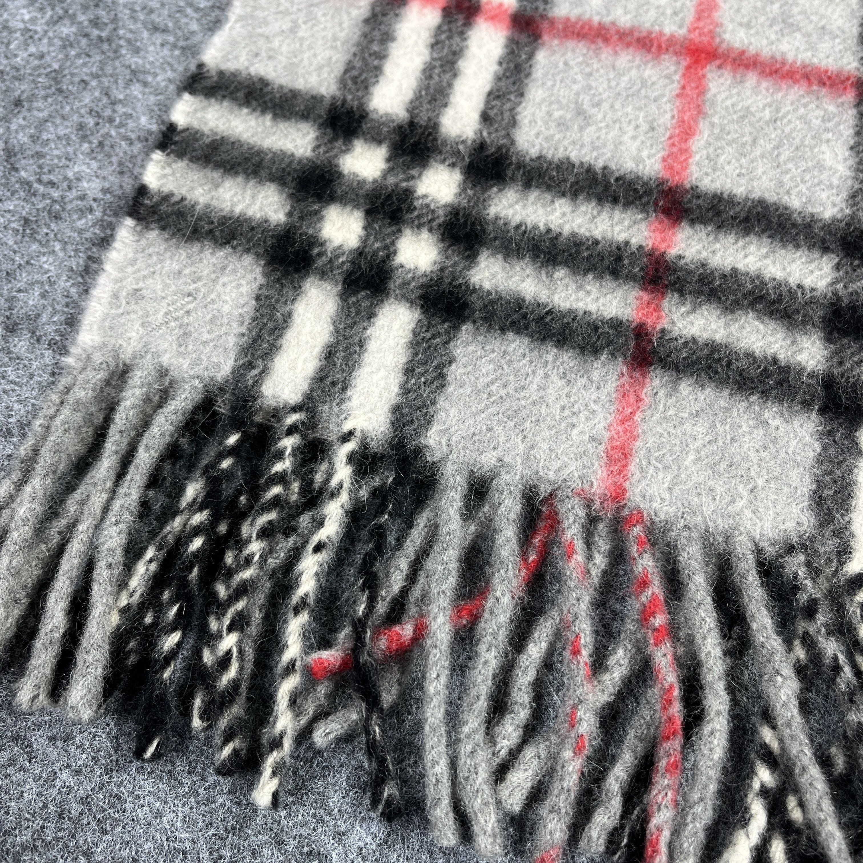 Burberry Vintage Burberry Scarf / Muffler / Neckwear Size ONE SIZE - 7 Thumbnail