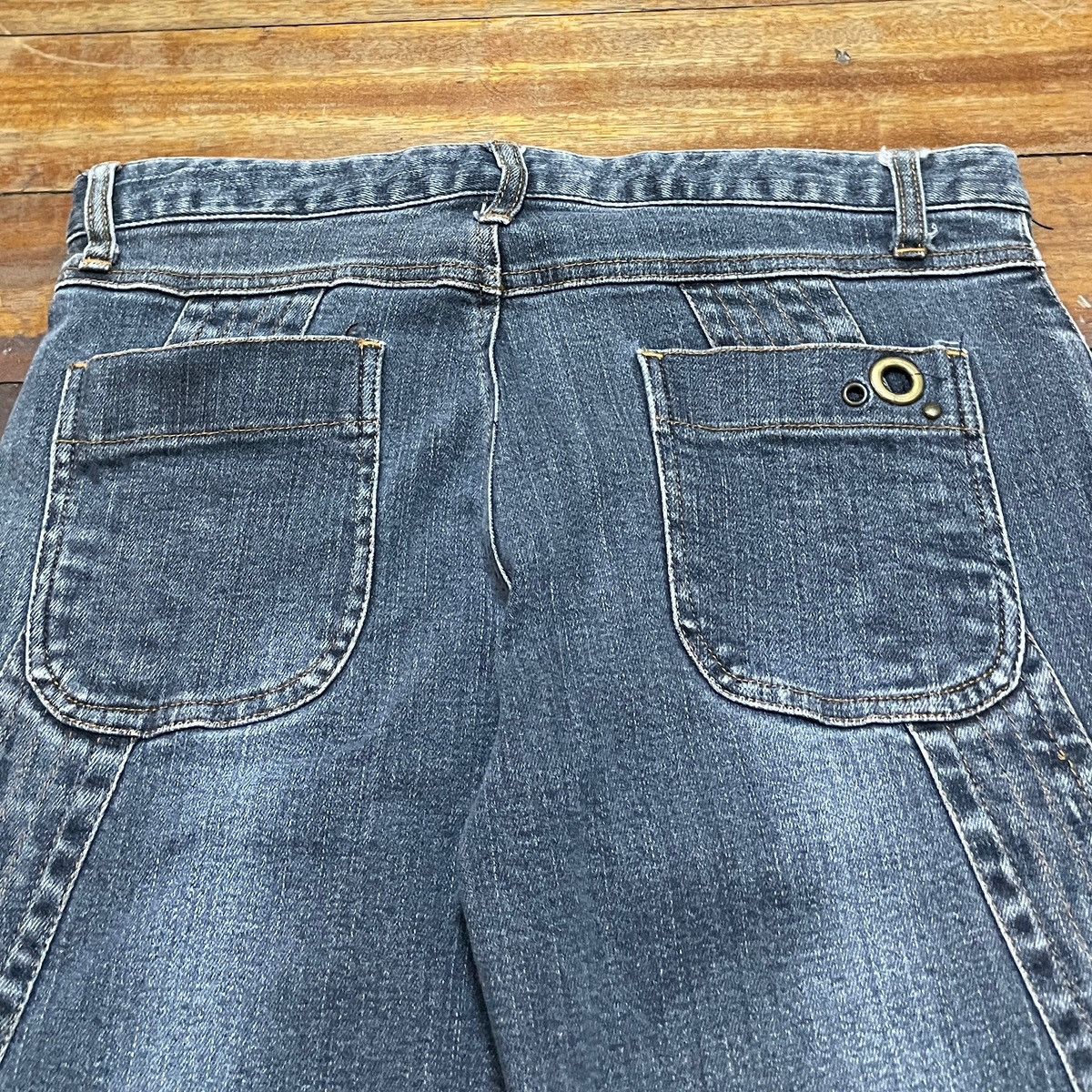 Le Grande Bleu (L.G.B.) Rare Vintage Japanese Brand Jouer Du Rock Flared Jeans 2000s Size US 29 - 4 Thumbnail