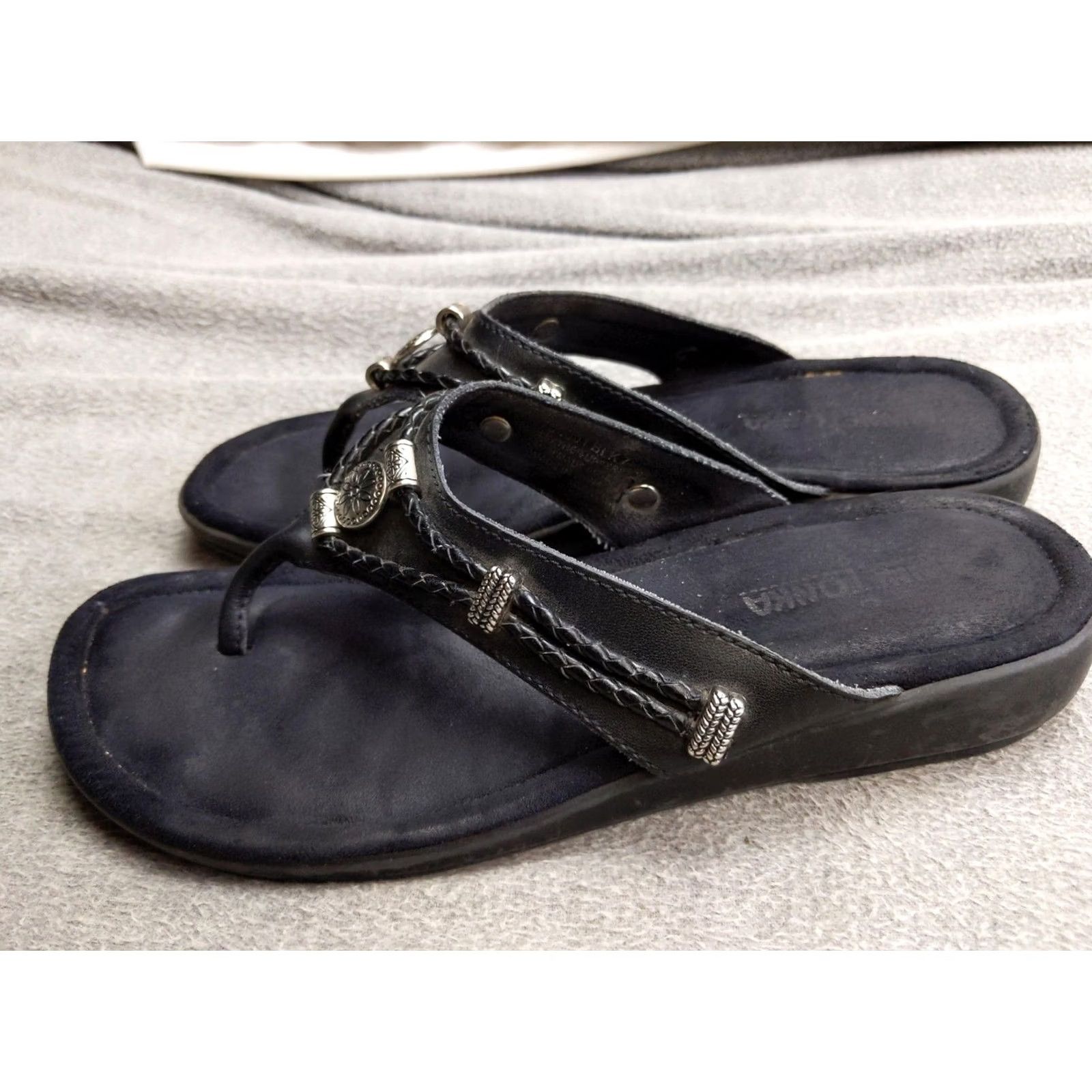 Minnetonka Minnetonka Sandals Womens Size 7 Black Leather Thong Silver Concho Boho 7630001 Size US 7 / IT 37 - 2 Thumbnail