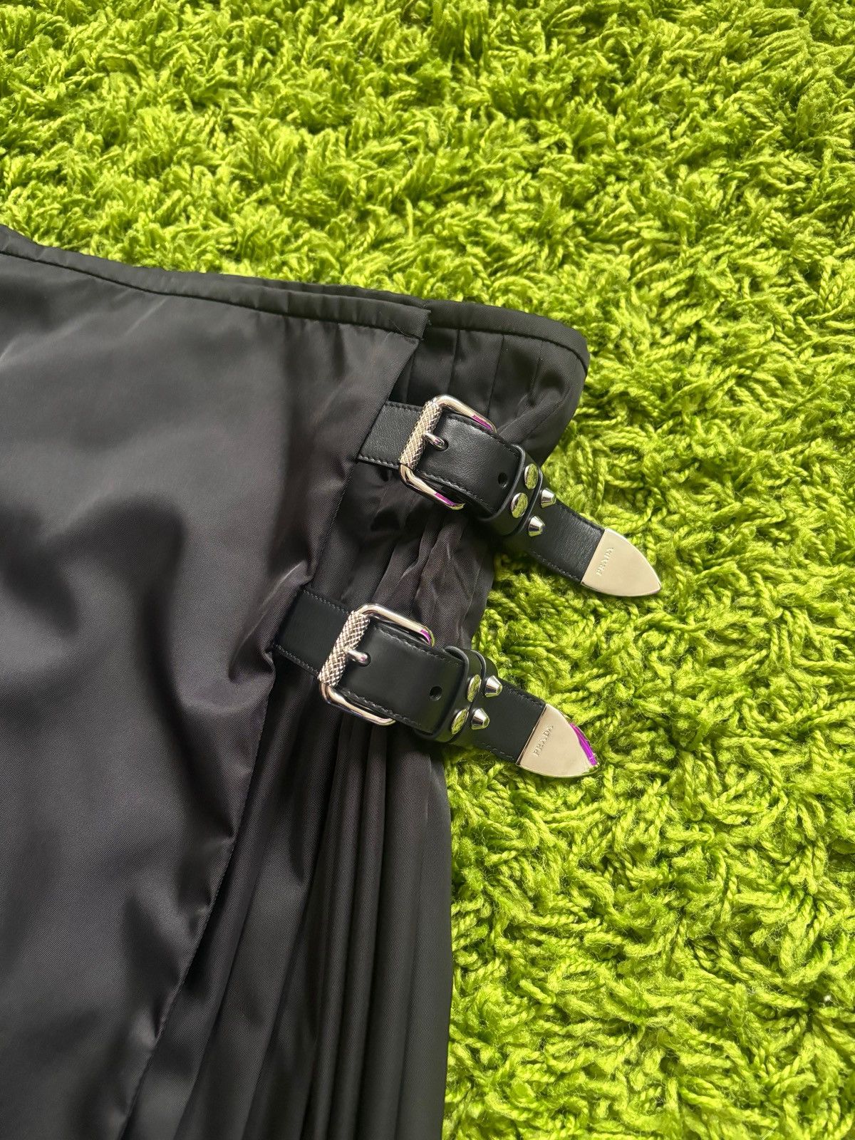 Prada FW2019 SAMPLE Studded Belt Kilt Skirt Size 28" / US 6 / IT 42 - 3 Thumbnail