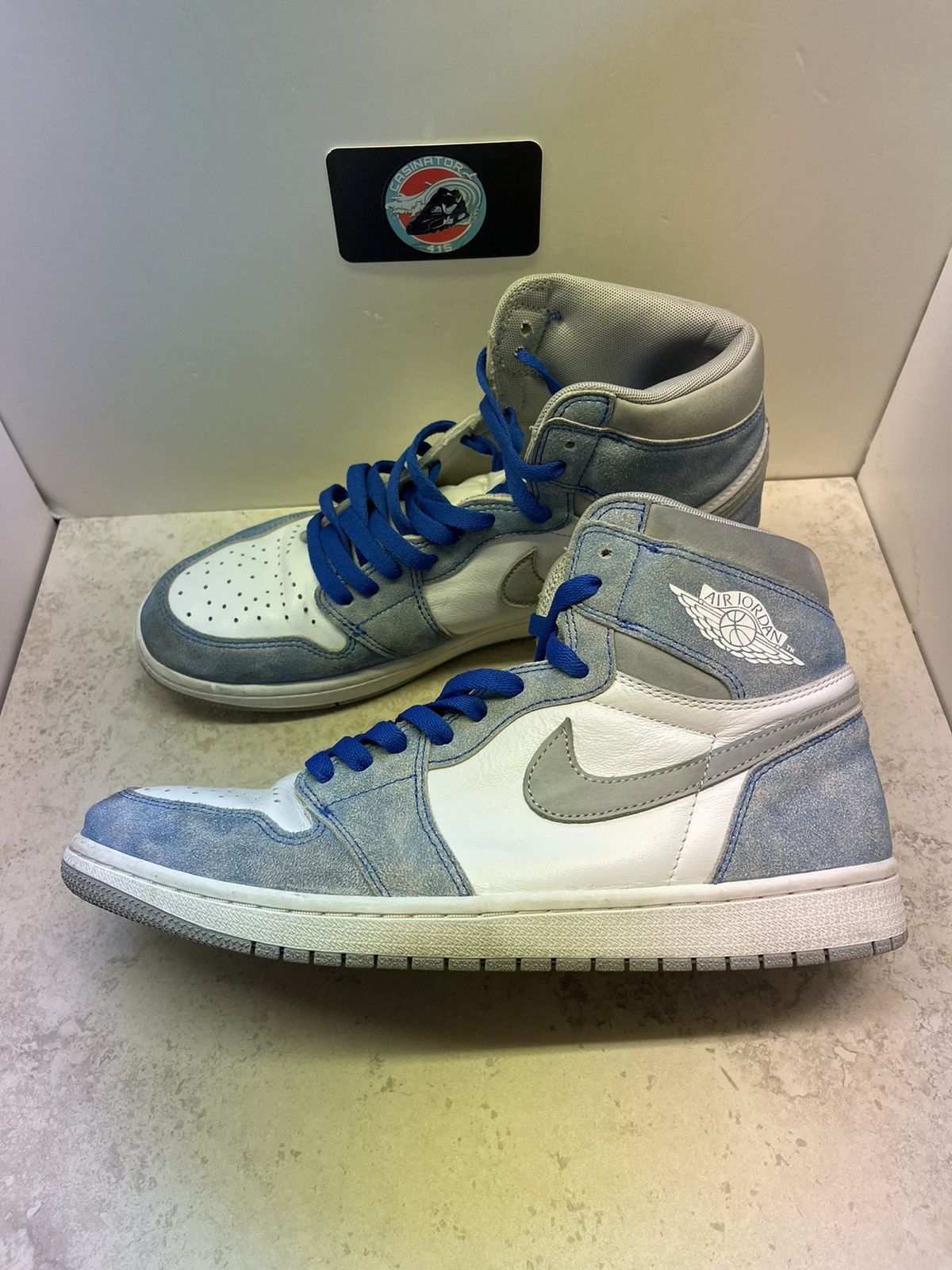 Jordan Brand Size 11.5 - Jordan 1 Retro OG High Hyper Royal 555088-402 Size US 11.5 / EU 44-45 - 1 Thumbnail