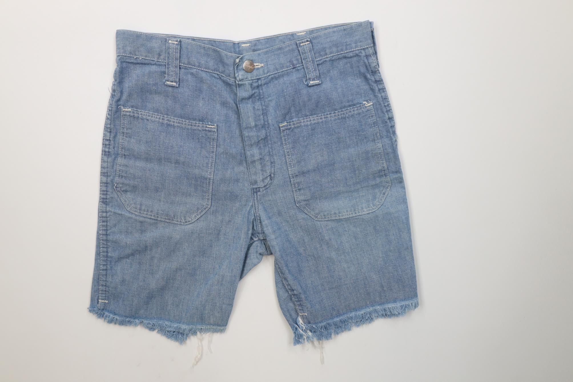 Wrangler Vintage 70s Wrangler Above Knee Chambray Denim Shorts USA Size US 30 / EU 46 - 1 Thumbnail