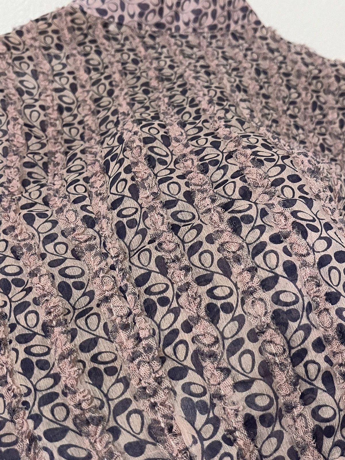 Chanel Vintage 90s Chanel Rayon silk shirt Size XS / US 0-2 / IT 36-38 - 3 Thumbnail