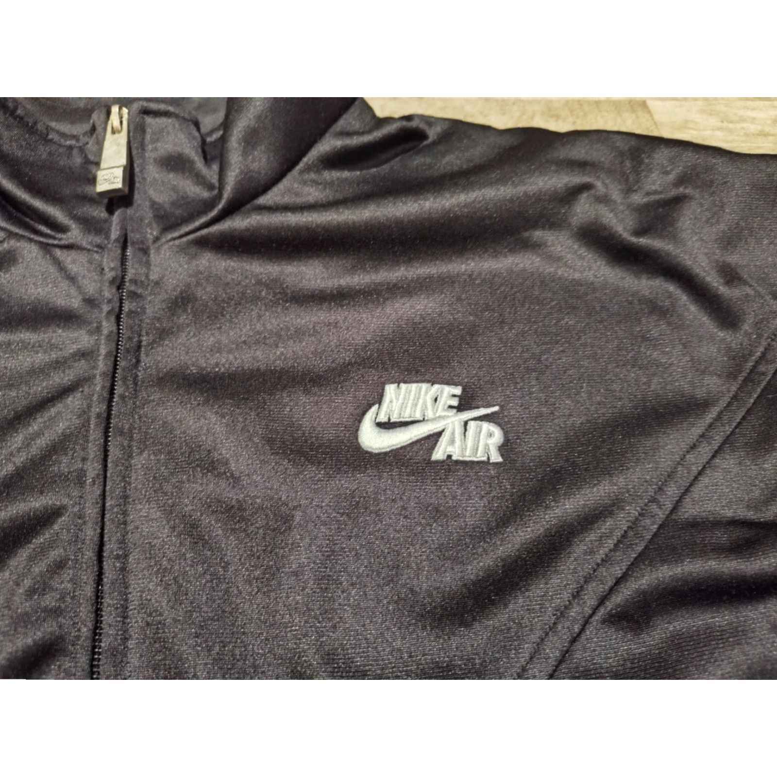 Nike Vintage Nike Air UW Milwaukee Panthers Basketball Full Zip Jacket Size M Black Size US 31 - 6 Thumbnail