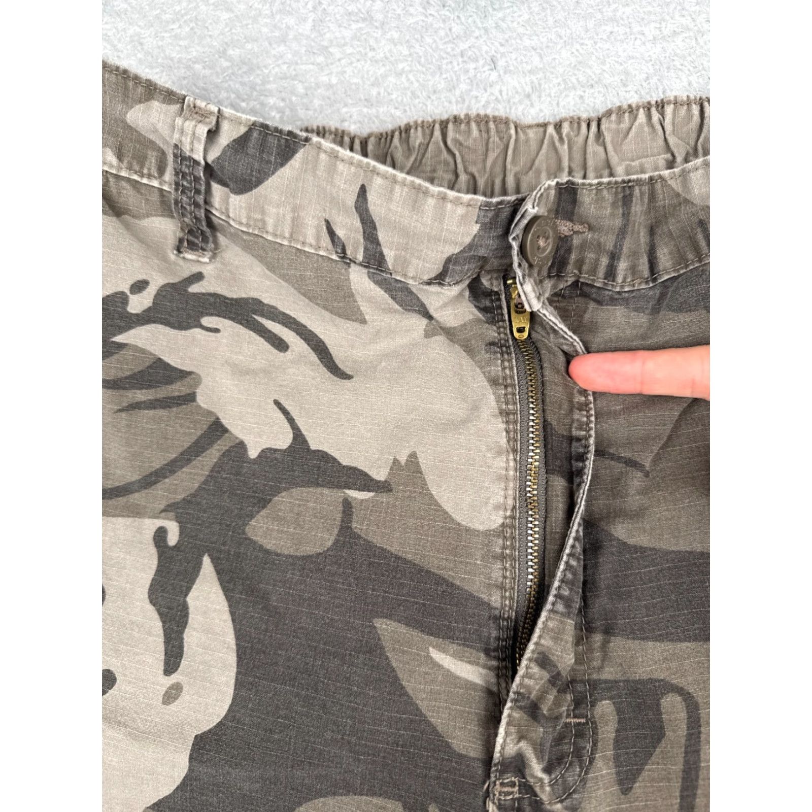 Wrangler Wrangler Shorts Mens 38 Brown Camouflage Cargo Rip-Stop Cotton Blend Hike 38x10 Camouflage Cargo Pocket Mens Shorts Size US 38 / EU 54 - 6 Thumbnail
