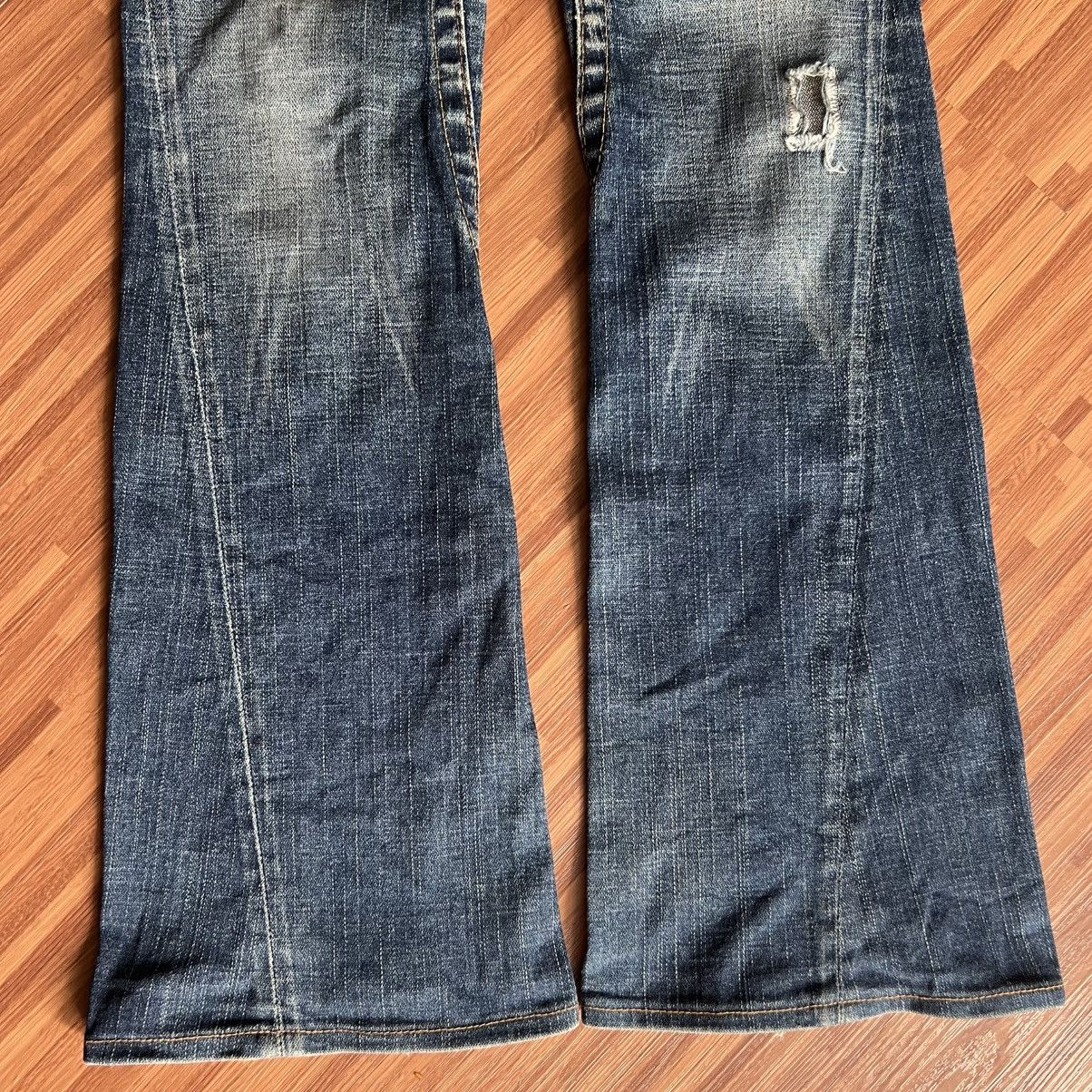 True Religion “VINTAGE” TRUE RELIGION FLARE JEANS Size 29" - 6 Thumbnail