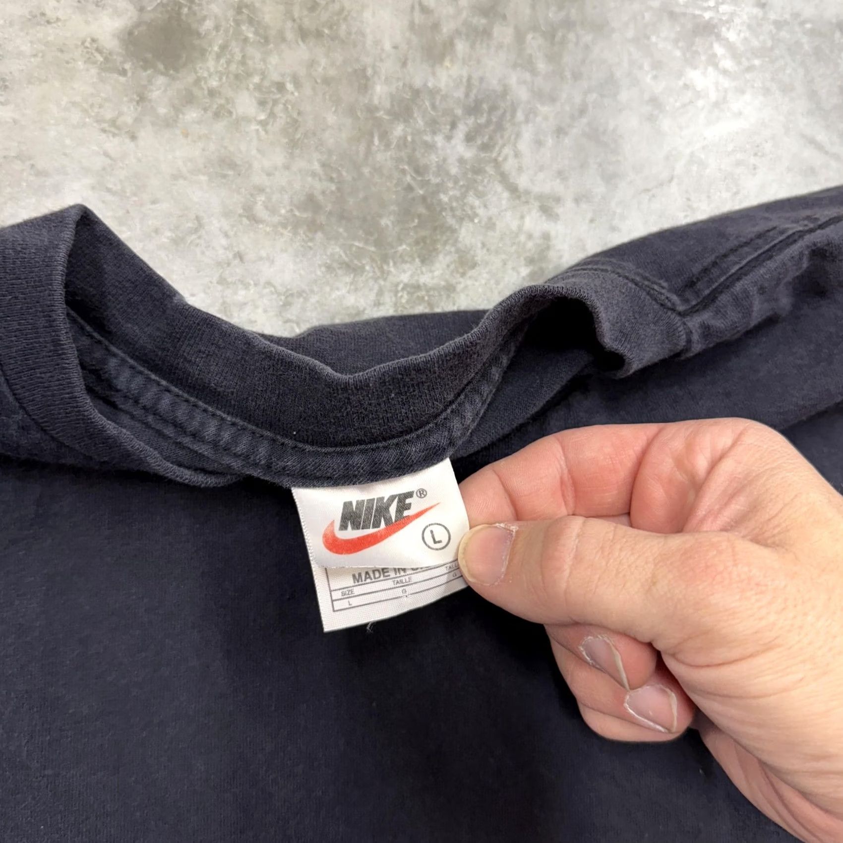 Nike VINTAGE Nike Shirt Mens Large Black Mini Swoosh Embroidered Made in USA 90s Size US L / EU 52-54 / 3 - 3 Thumbnail