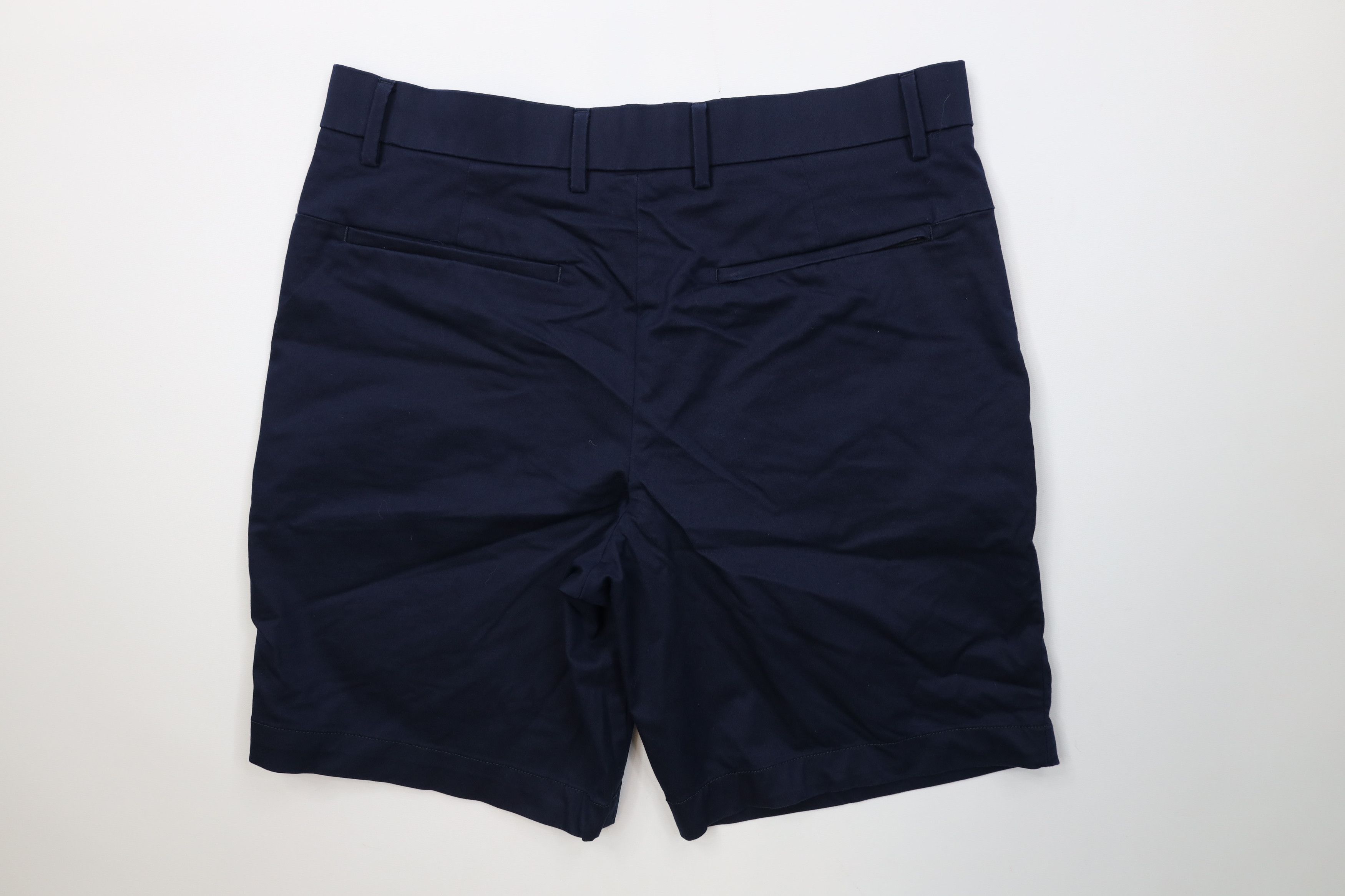 Banana Republic Banana Republic Aiden Tech Above Knee Chino Shorts Navy Blue Size US 33 - 8 Thumbnail