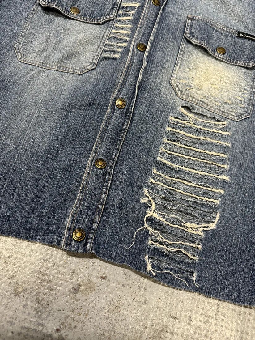 Designer × Dolce & Gabbana × Vintage 2000s Dolce & Gabbana Distressed Blue Denim Vest Size XS / US 0-2 / IT 36-38 - 5 Thumbnail