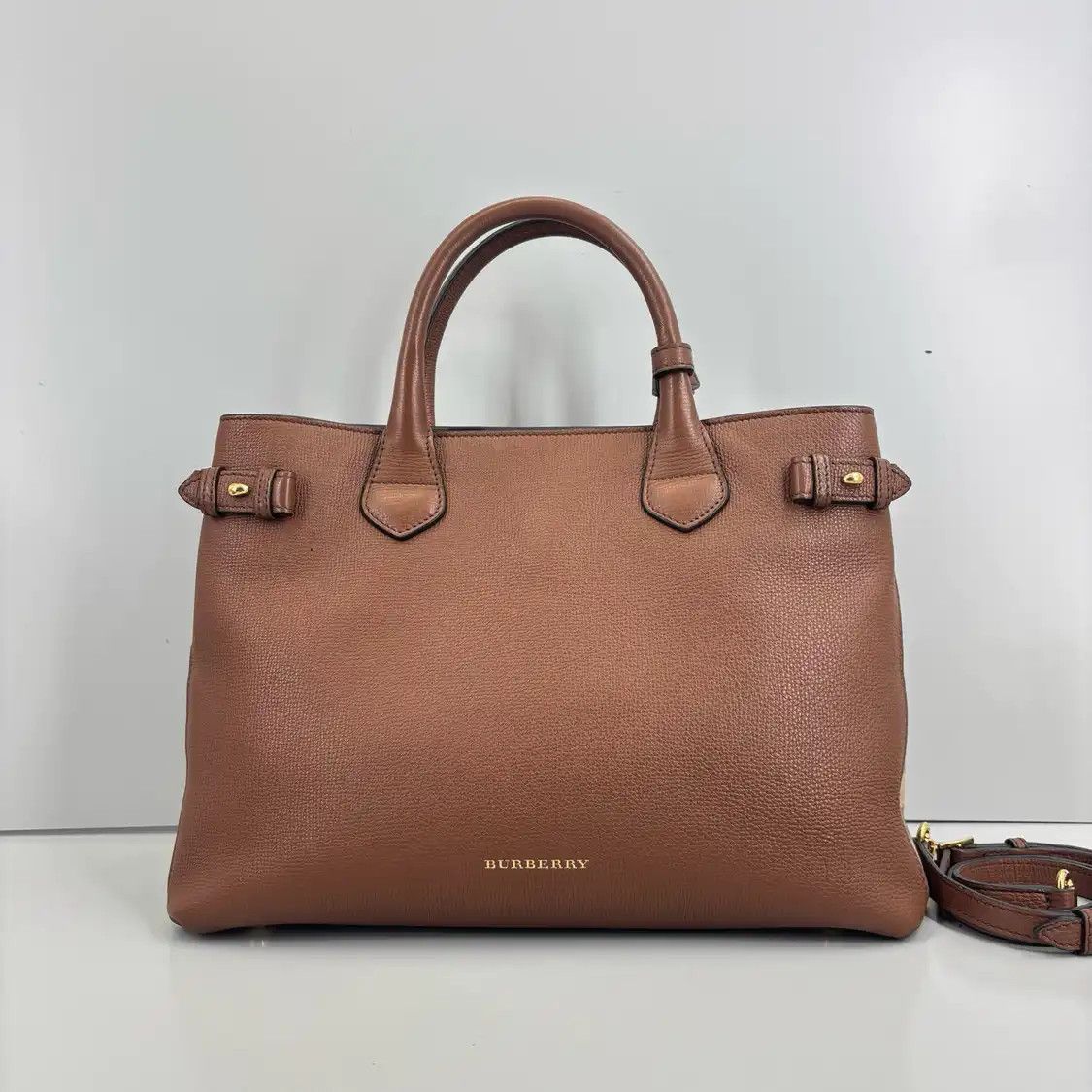 Burberry BURBERRY The Banner Medium brown cowhide leather war horse plaid handbag Size ONE SIZE - 1 Thumbnail