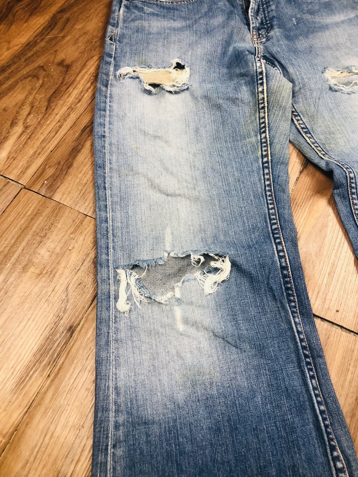 Old Navy Old Navy Bootcut Distress Jeans (36) Size US 30 / EU 46 - 7 Thumbnail