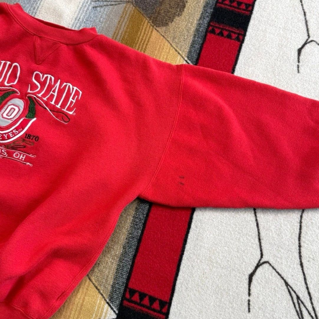 Vintage VINTAGE Ohio State Buckeyes Embroidered Crewneck Sweatshirt Men's Medium Red 90s College Sports Pullover Size US M / EU 48-50 / 2 - 4 Thumbnail