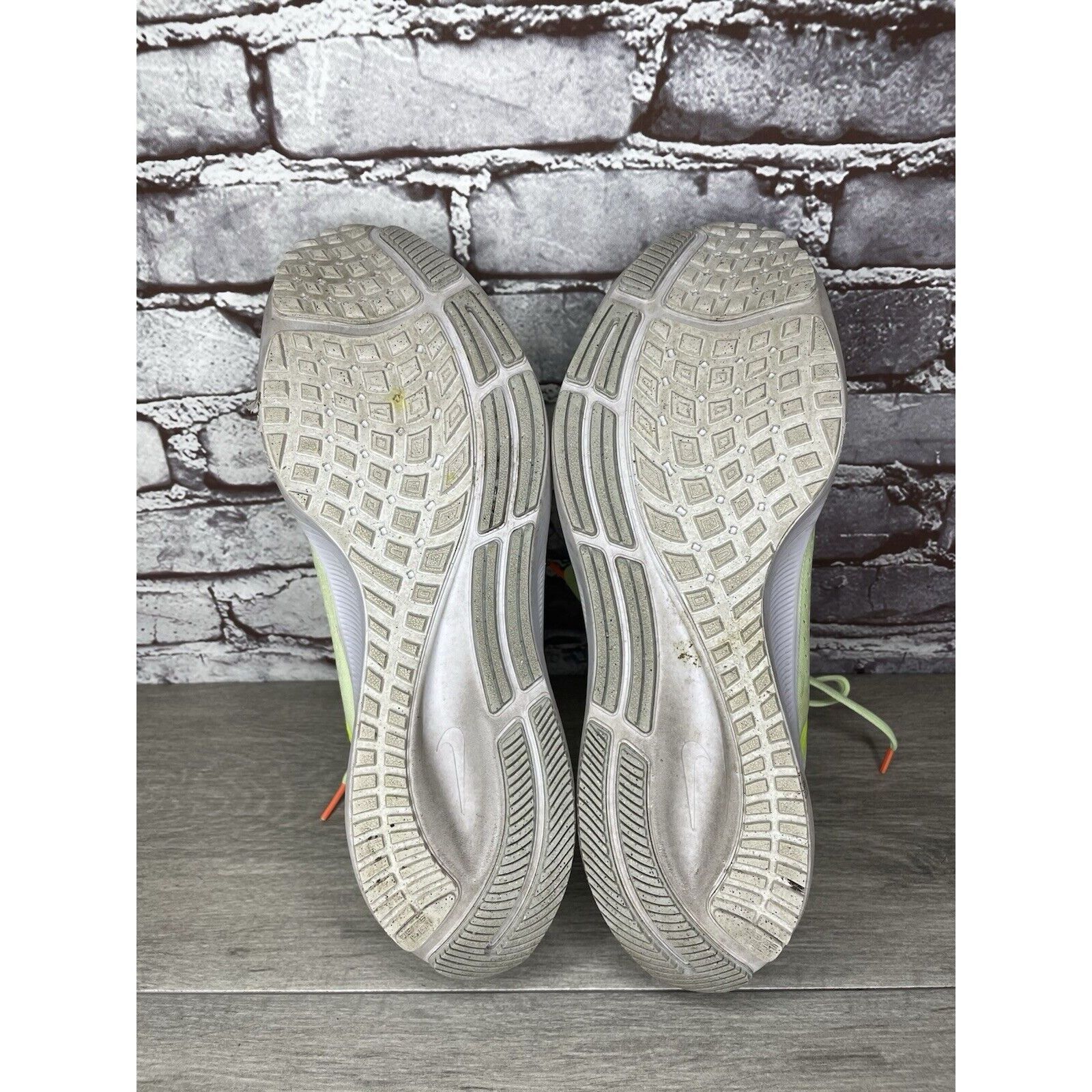 Nike Nike Air Zoom Pegasus 38 Barely Volt Running Shoes Men 11.5M Size US 11.5 / EU 44-45 - 15 Thumbnail