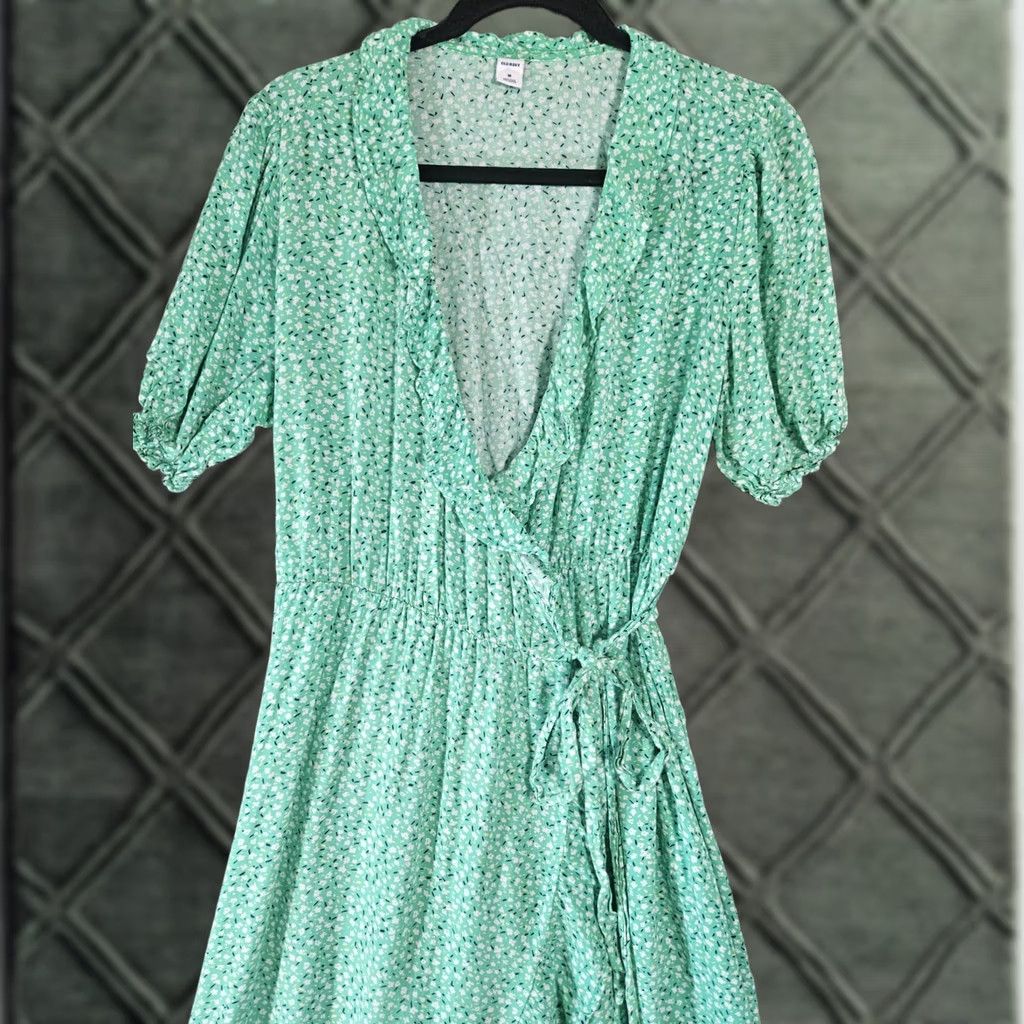 green floral dress old navy VINTAGE Old Navy Womens Medium Midi Wrap Vneck Ruffles Mint Cottage ED29634