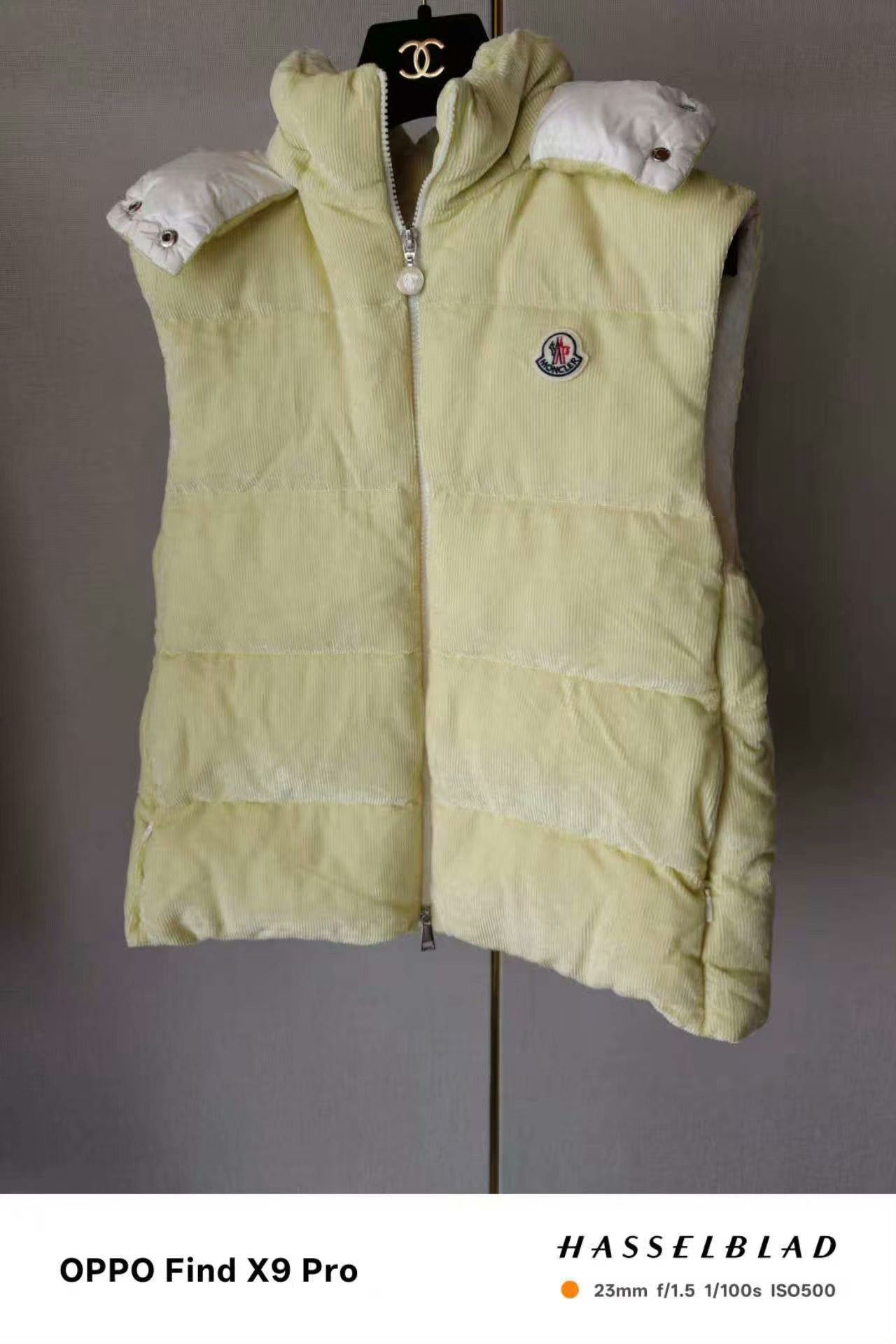 Moncler Moncler Women's Vest Size M / US 6-8 / IT 42-44 - 1 Thumbnail