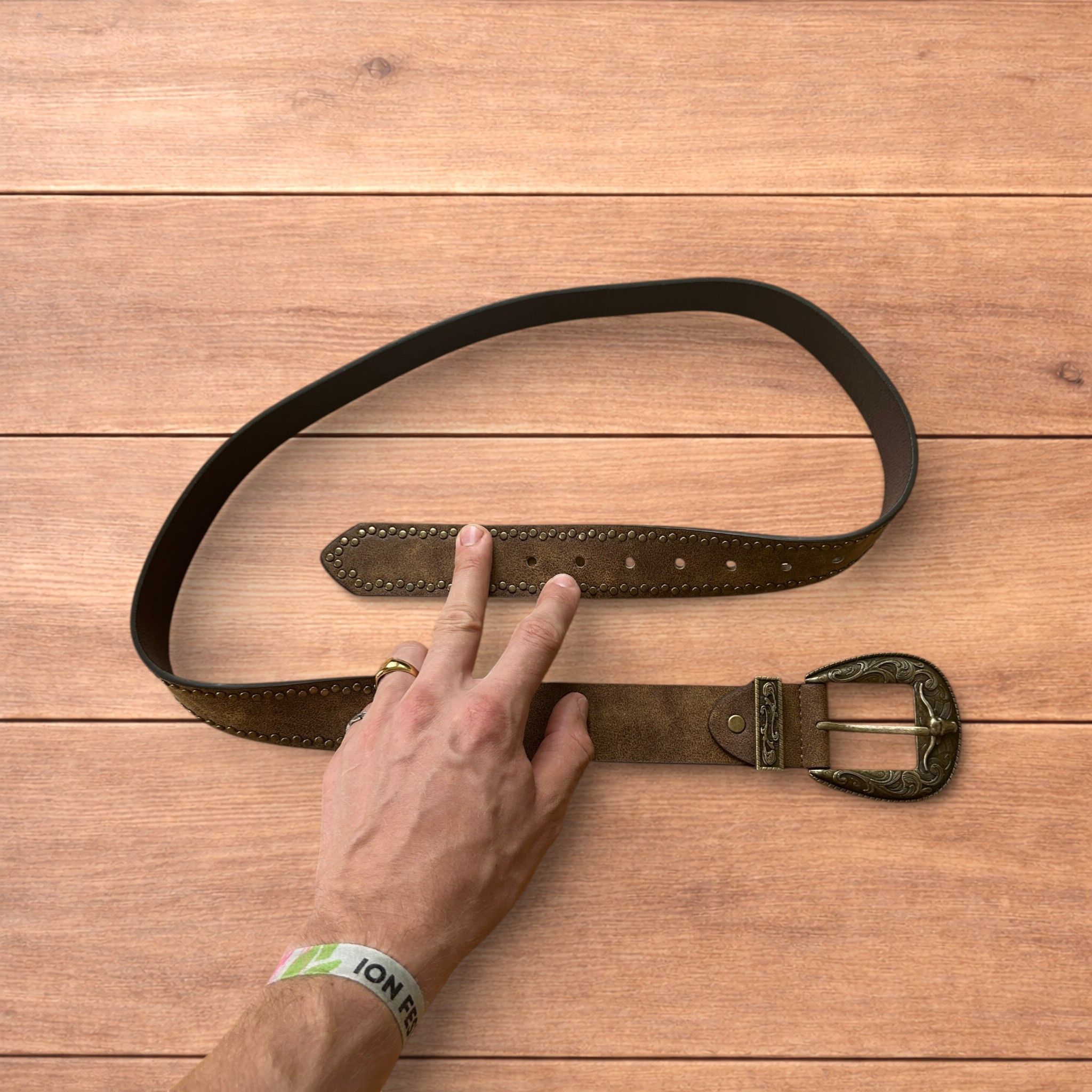 Japanese Brand Faux leather western cowboy belt in brown with brass trim. Size ONE SIZE - 1 Thumbnail