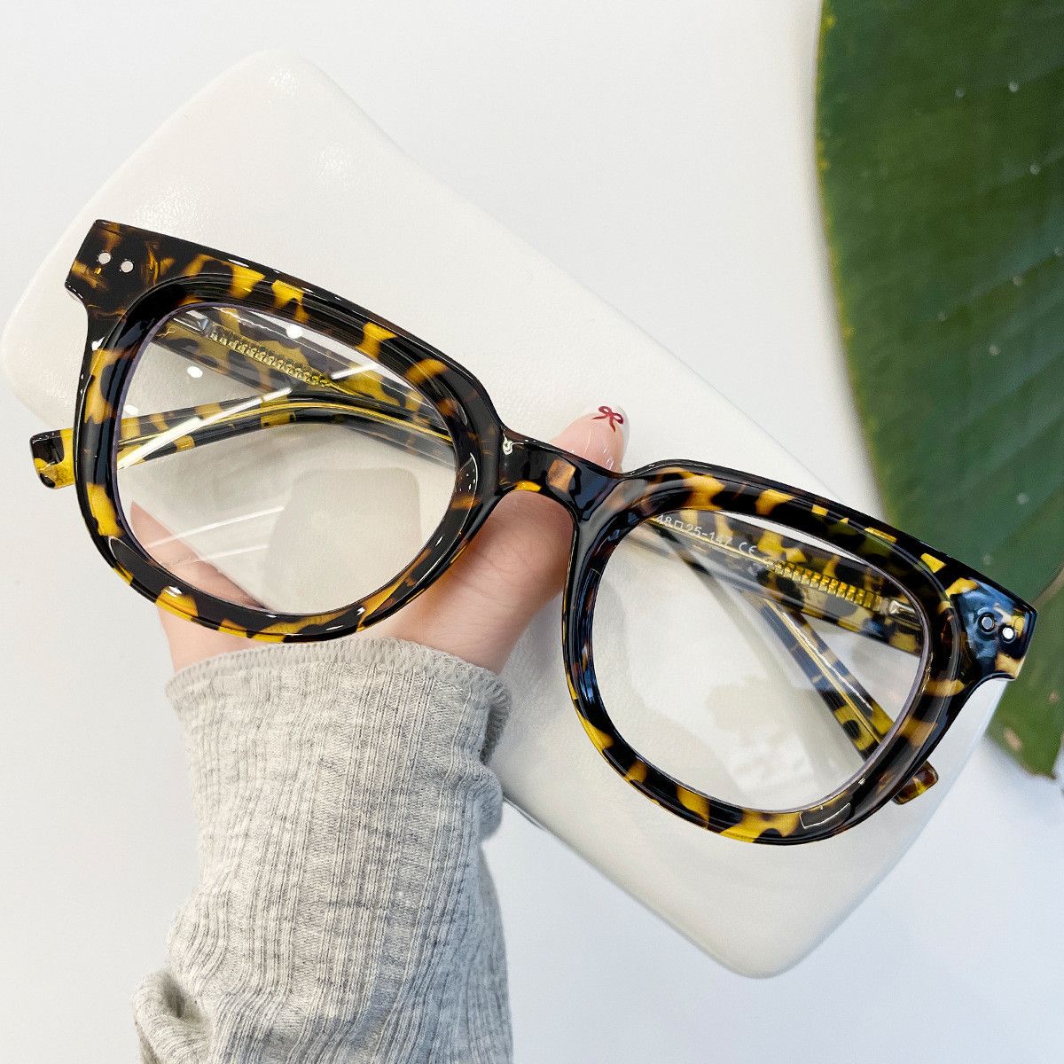 VIBE Vintage Street ins style custom avant-garde sunglasses Size ONE SIZE - 3 Thumbnail