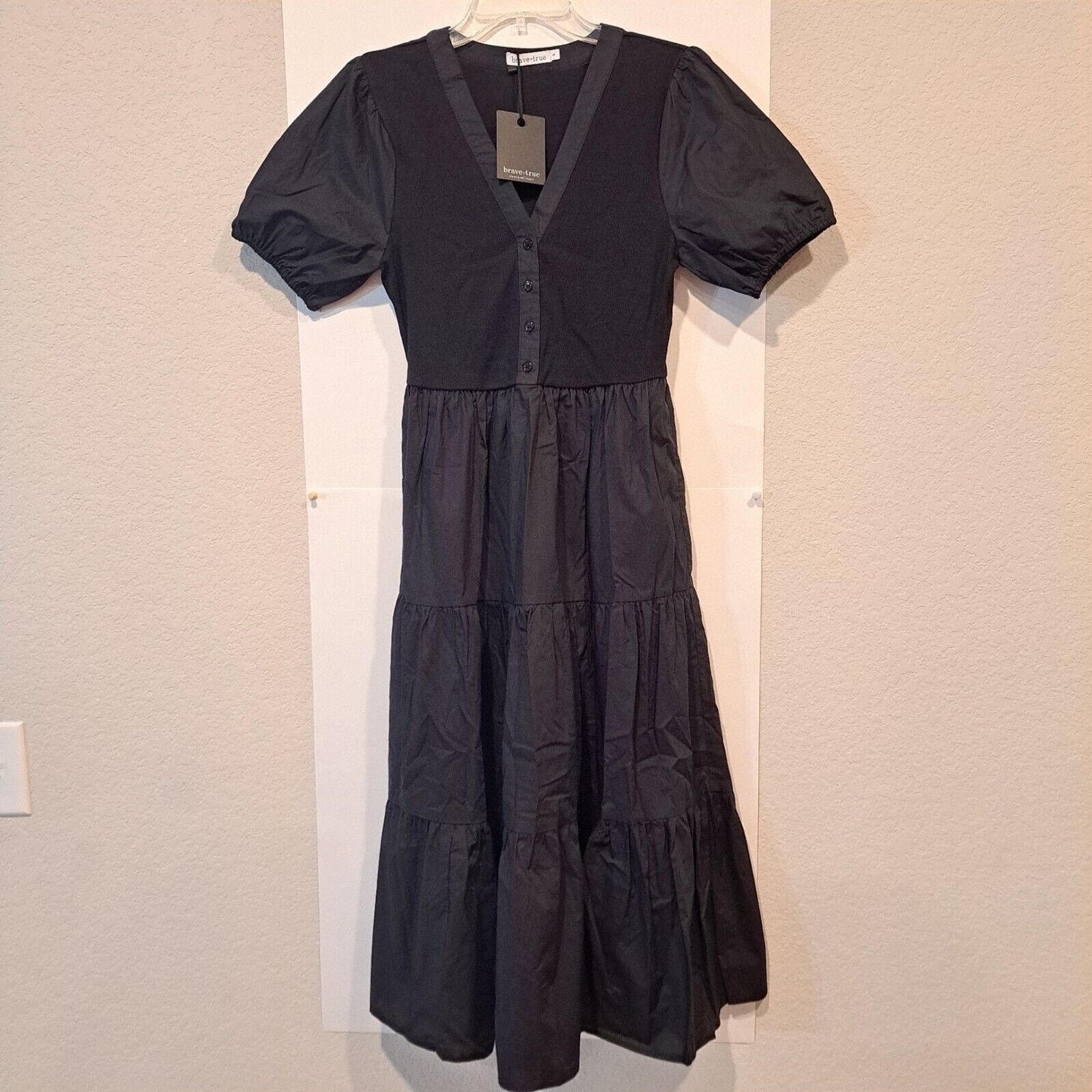 Other Brave & True Bella Goes North V-Neck Midi Dress Black Sz S Size S / US 4 / IT 40 - 6 Thumbnail