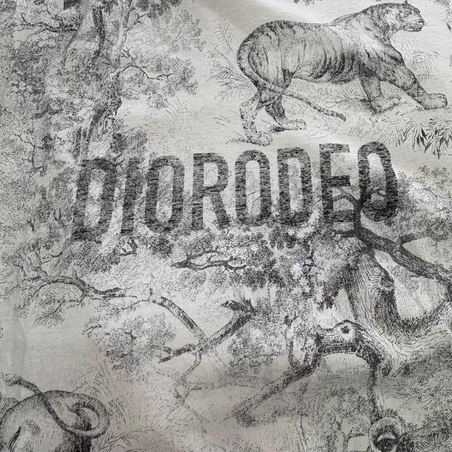 Dior Dior White Zoo Print Letter S/S Tee S Size S / US 4 / IT 40 - 7 Thumbnail