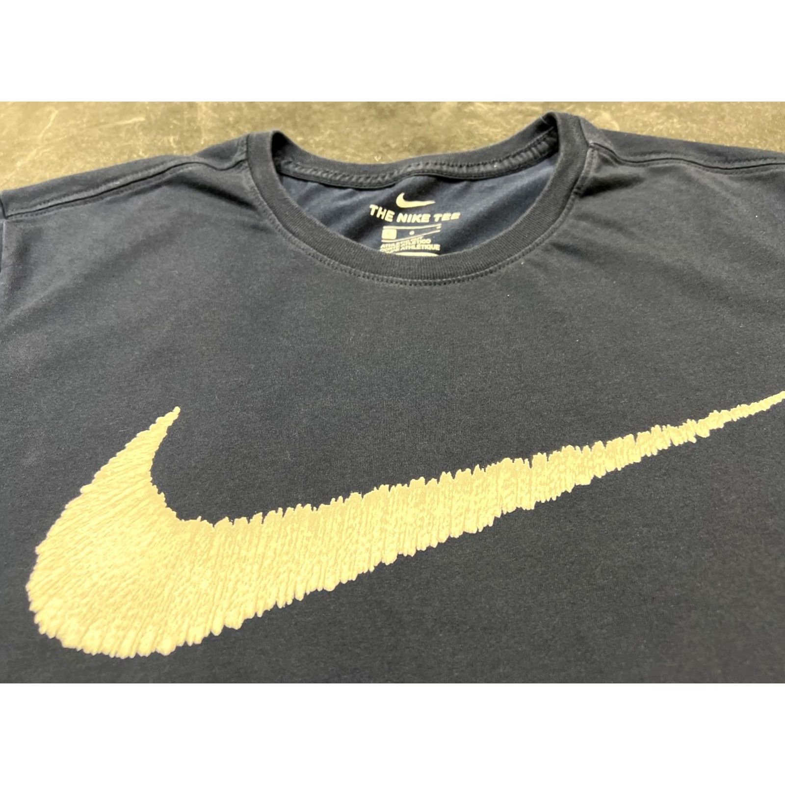 Nike Nike Shirt Mens L Blue Short Sleeve Crew Nike Swoosh Logo 90s Nike Air Max 90s Mens Regular Fit Size US L / EU 52-54 / 3 - 5 Thumbnail