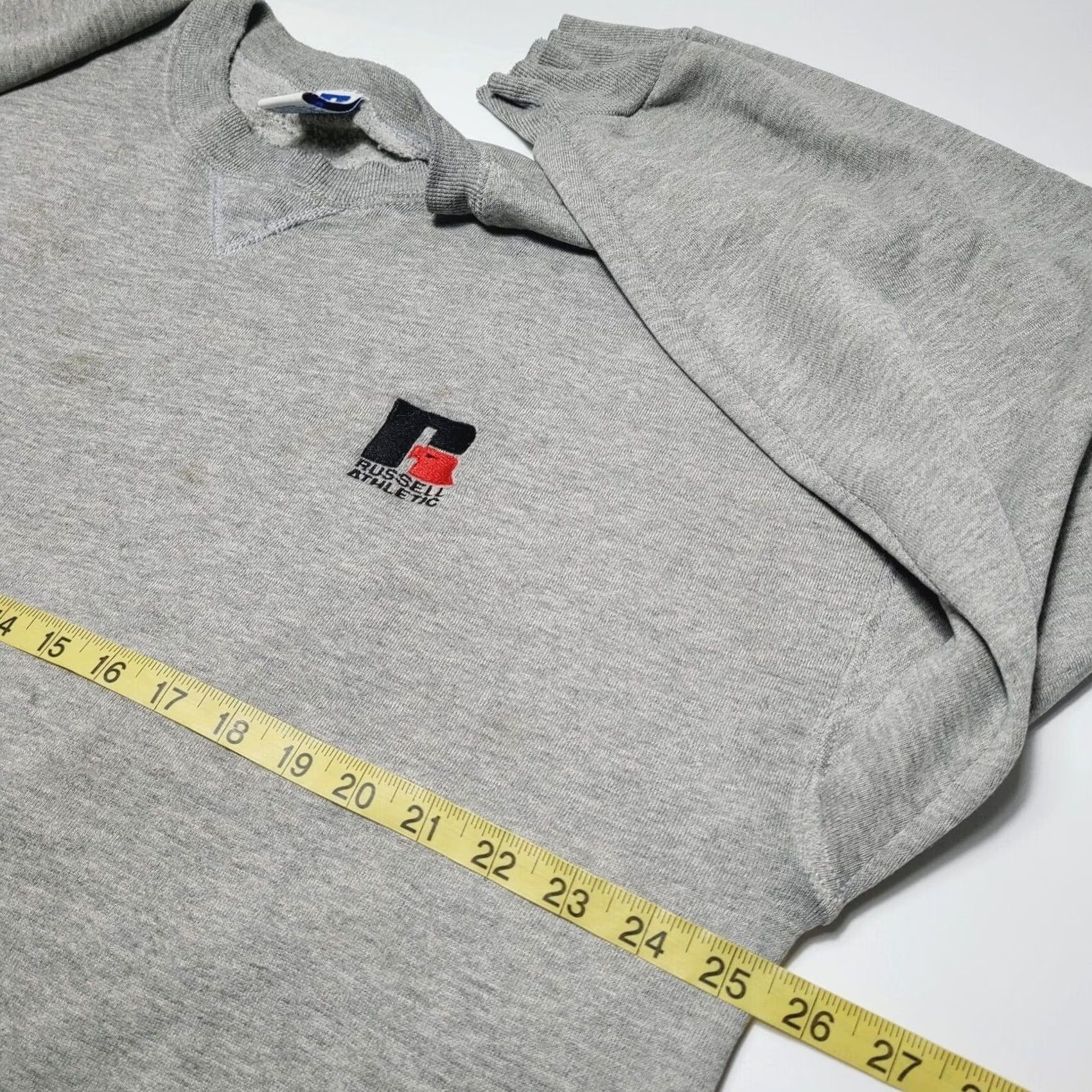 Russell Athletic VINTAGE Russell Athletic Sweatshirt Men 2XL Grey Crewneck Made In USA Sweatshirt Regular Crew Neck Mens USA 90s Logo Embroidered Distressed Used Size US XXL / EU 58 / 5 - 7 Thumbnail