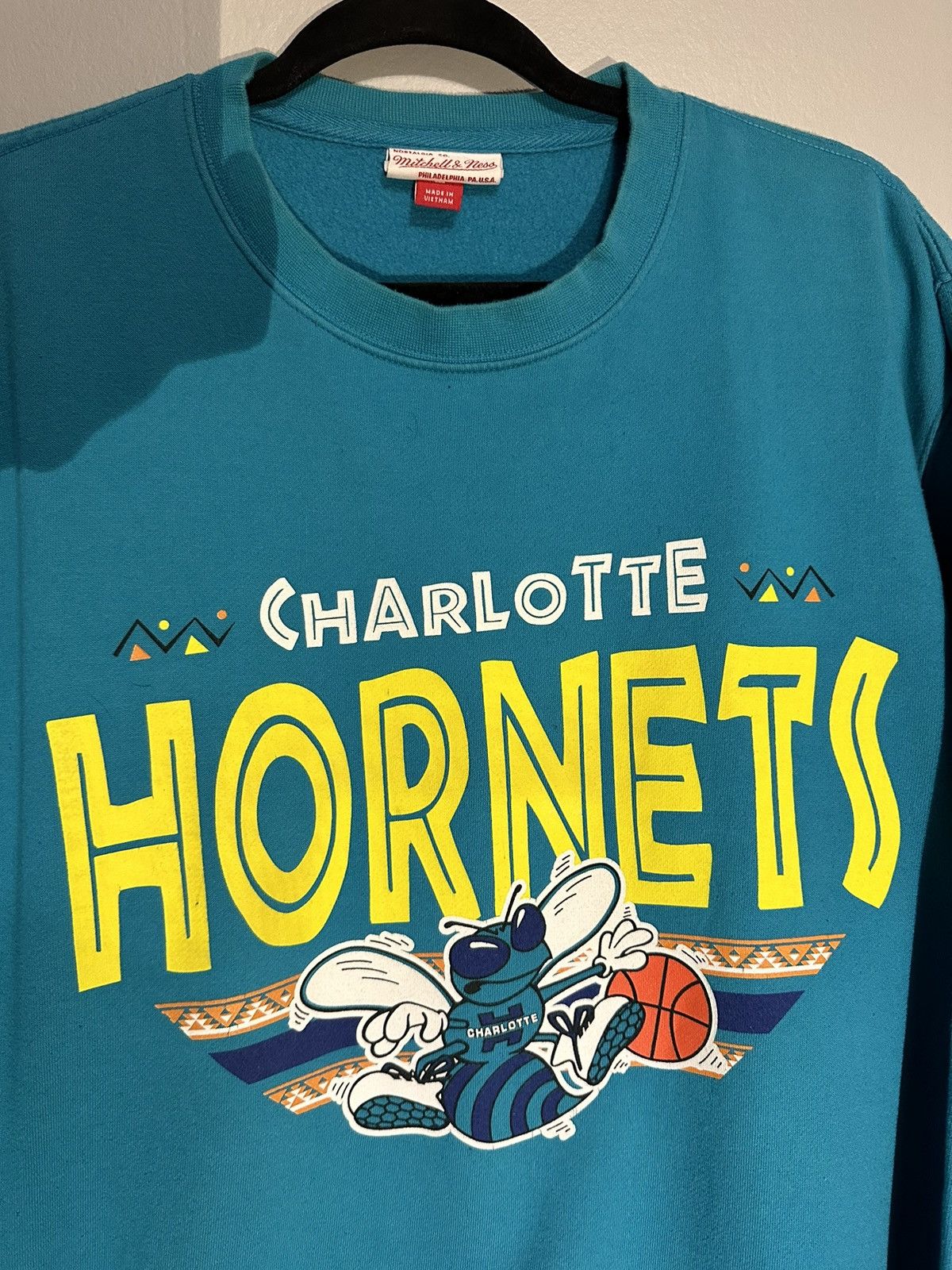 Mitchell & Ness Michell & Ness Charlotte Hornets NBA Crewneck Sweatshirt Size US L / EU 52-54 / 3 - 2 Thumbnail