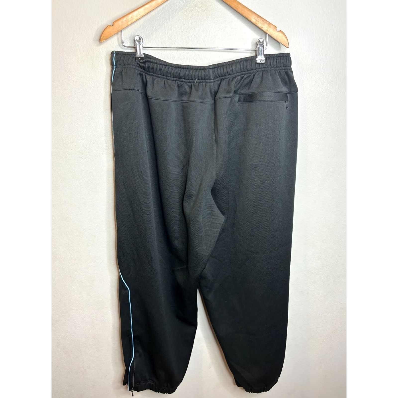 Nike Nike Track Pants Men 2XL Black 100% Polyester Dri-FIT Gym Running Pockets Adjustable Waist Tapered Inseam 25 in Modern Casual Essentials Size US 39 - 4 Thumbnail