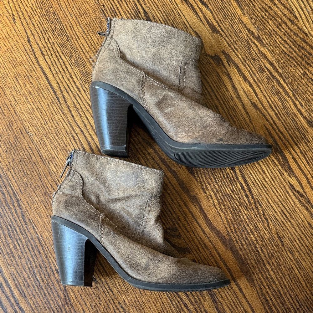Mossimo Mossino Women’s 7 Stylish Brown Heeled Boots for Women Size US 7 / IT 37 - 2 Thumbnail