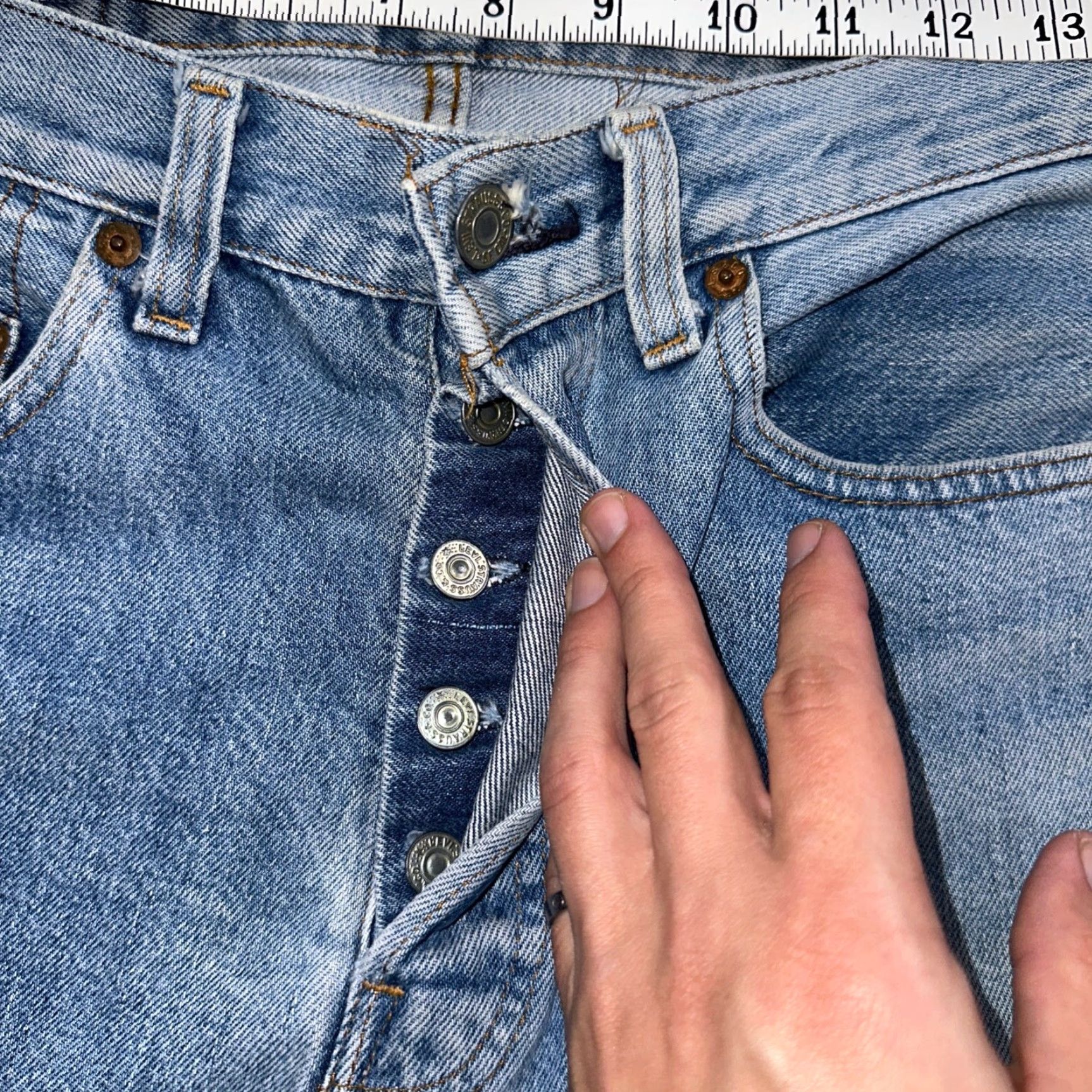 Levi's VINTAGE Levi's 501 Jeans Men's 30x36 Straight Fit 80s Redline Selvedge Light Wash Denim Size US 30 / EU 46 - 6 Thumbnail