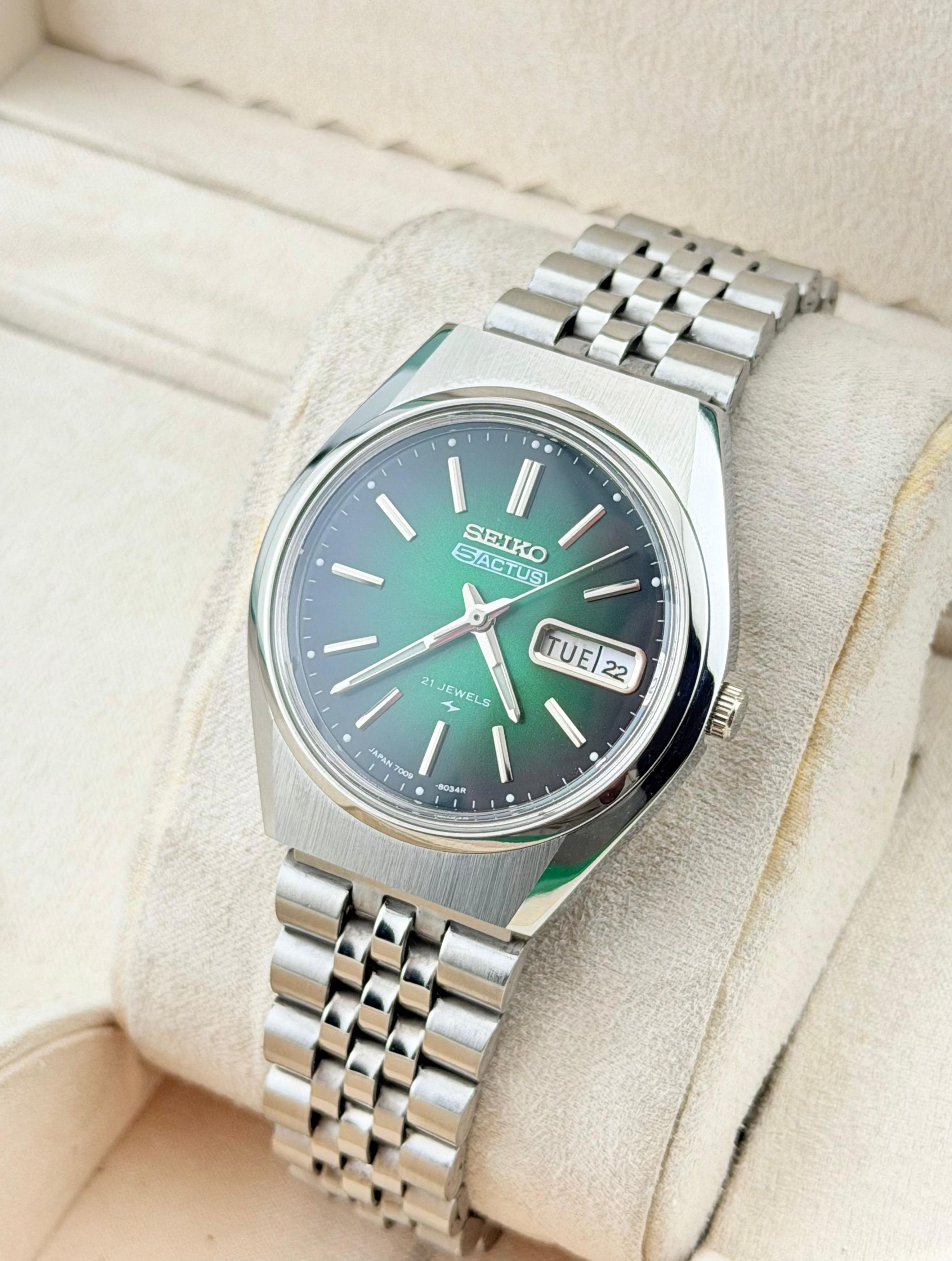 Seiko Vintage Men's Wrist Automatic Watch|Green Dial Size 36 - 2 Thumbnail