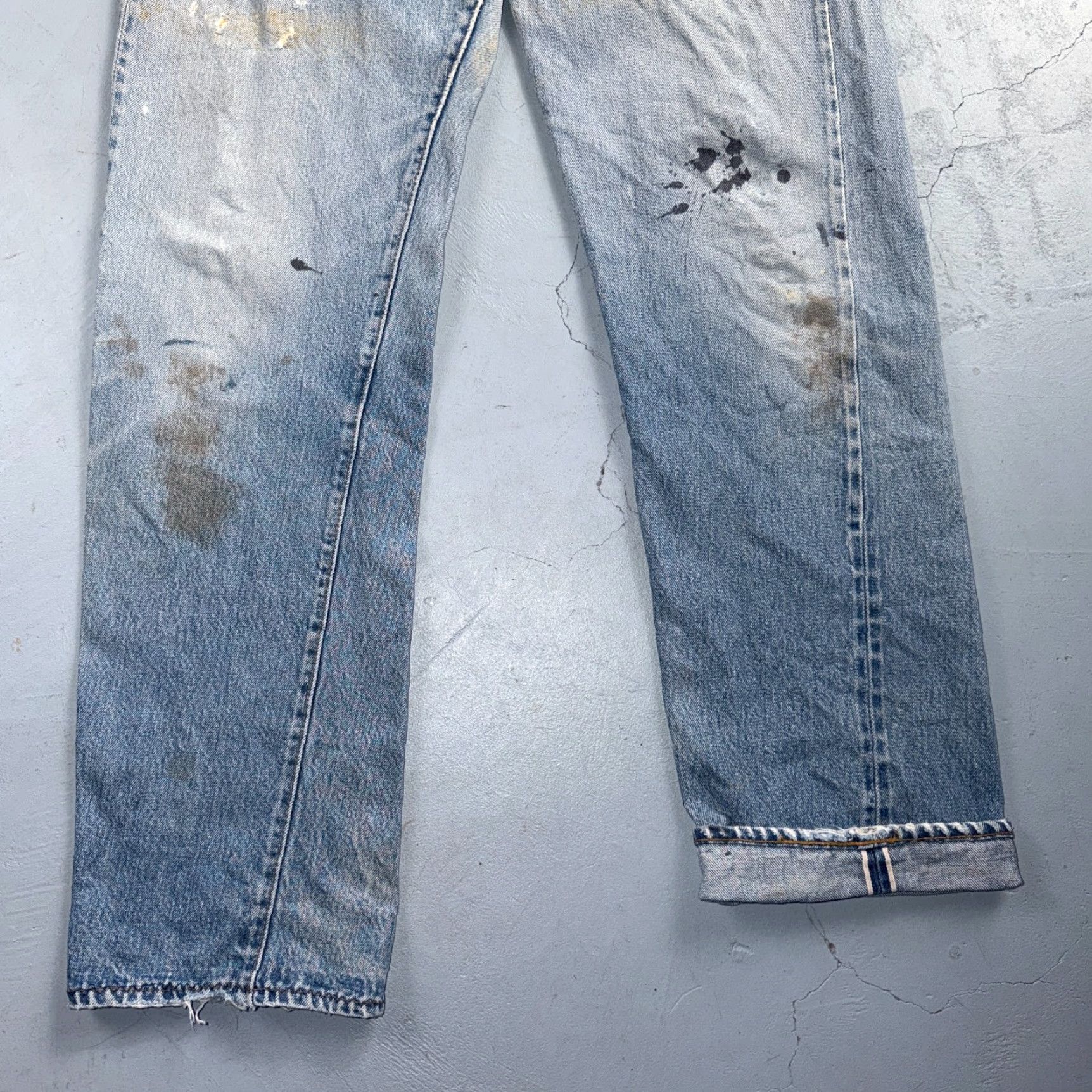 Levi's Levi's 501 Jeans Vintage 80s Light Wash 34x36 32x32 USA Selvedge Button Jeans Men Regular Size US 32 / EU 48 - 3 Thumbnail