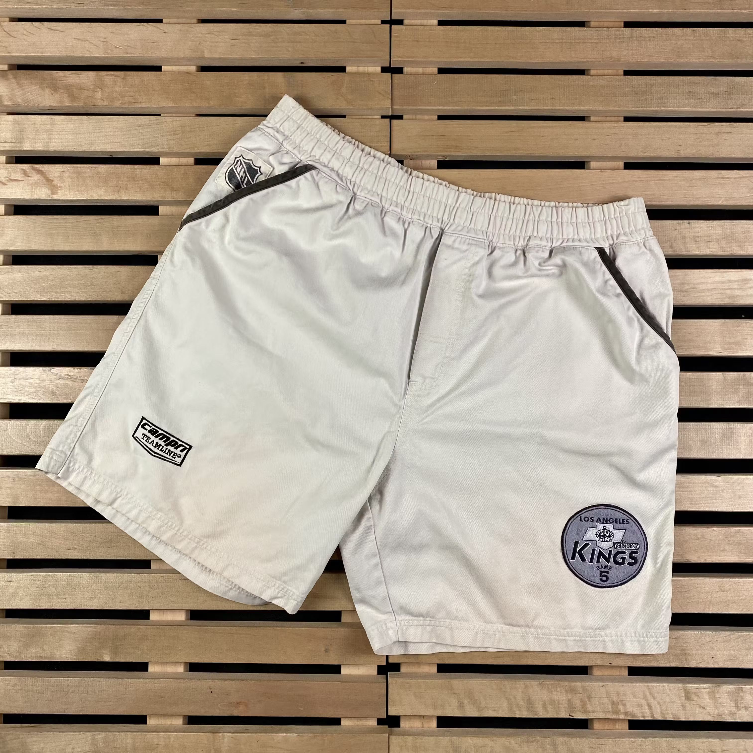 NHL × Vintage Mens Shorts NHL Kings Los Angeles Size L Vintage Size US 34 / EU 50 - 1 Thumbnail