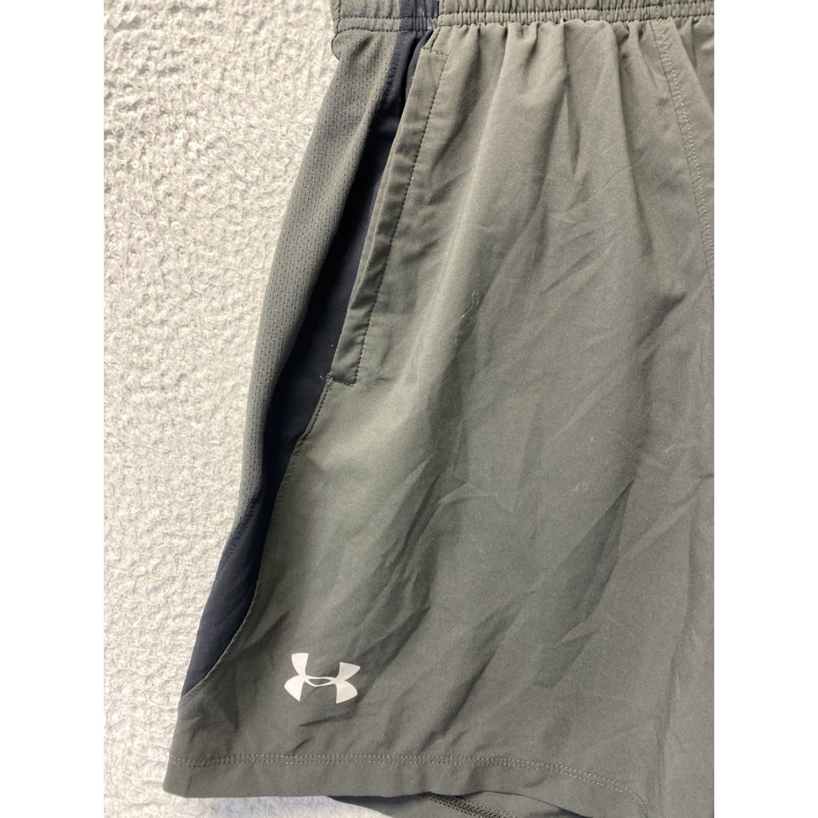 Under Armour Under Armour Shorts Mens medium green Athletic Training Gym Lightweight /96-5 Size US 31 - 2 Thumbnail