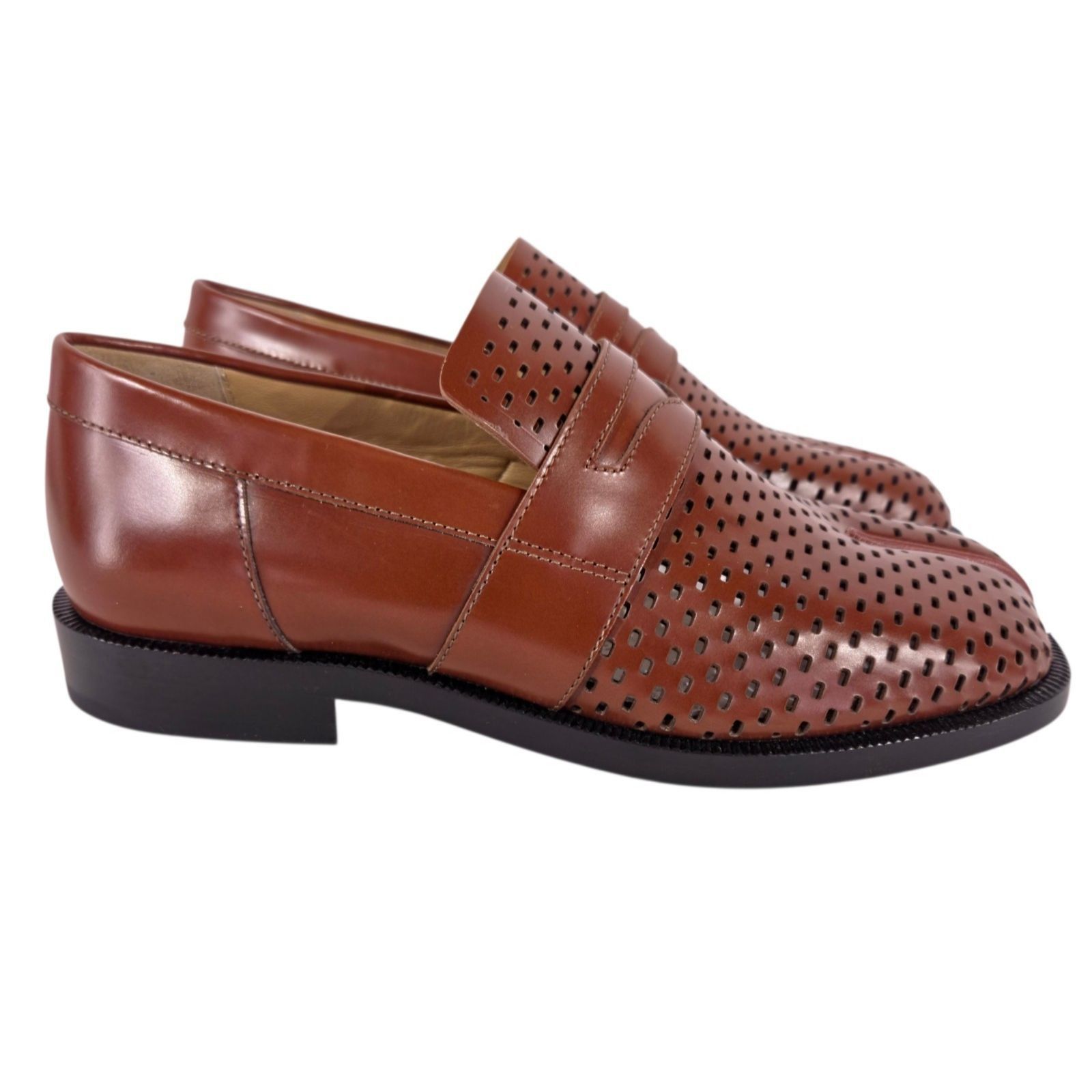 Maison Margiela Maison Margiela Tabi Perforated Loafers US 7 EU 37 Womens Size US 7 / IT 37 - 4 Thumbnail