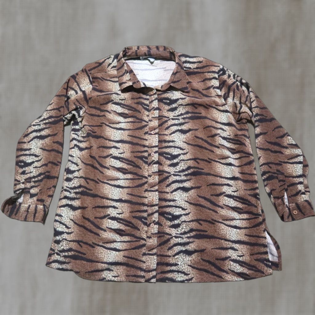 Vintage VINTAGE Jane Ashley Shirt Women's 18/20 Brown Animal Print Button-Front Long Sleeve Blouse Size M / US 6-8 / IT 42-44 - 1 Thumbnail
