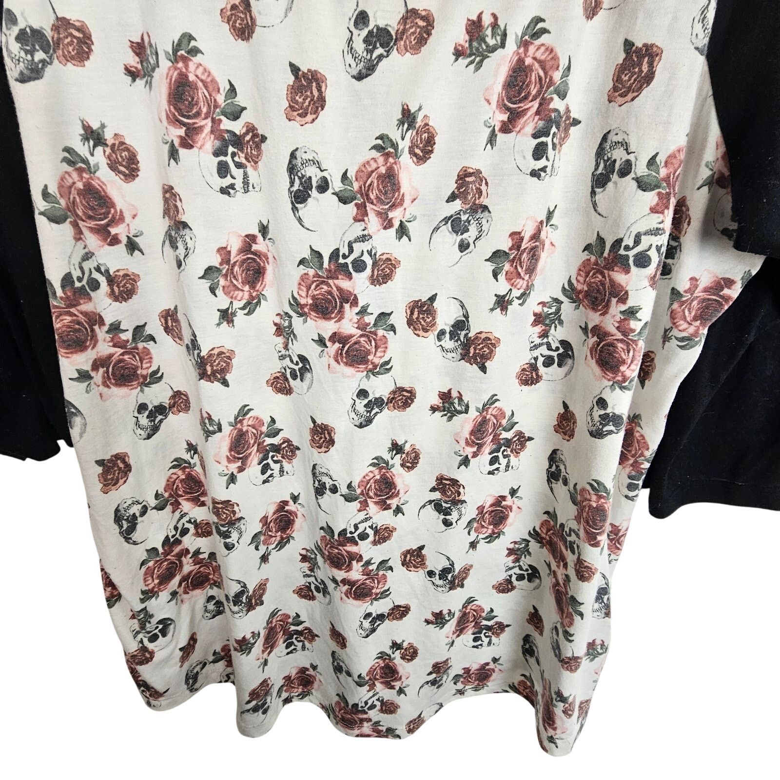 Corridor Torrid Blouse Skull Floral Print Tshirt 3/4 Sleeve Round 3X Size 3XL / US 20-22 - 3 Thumbnail
