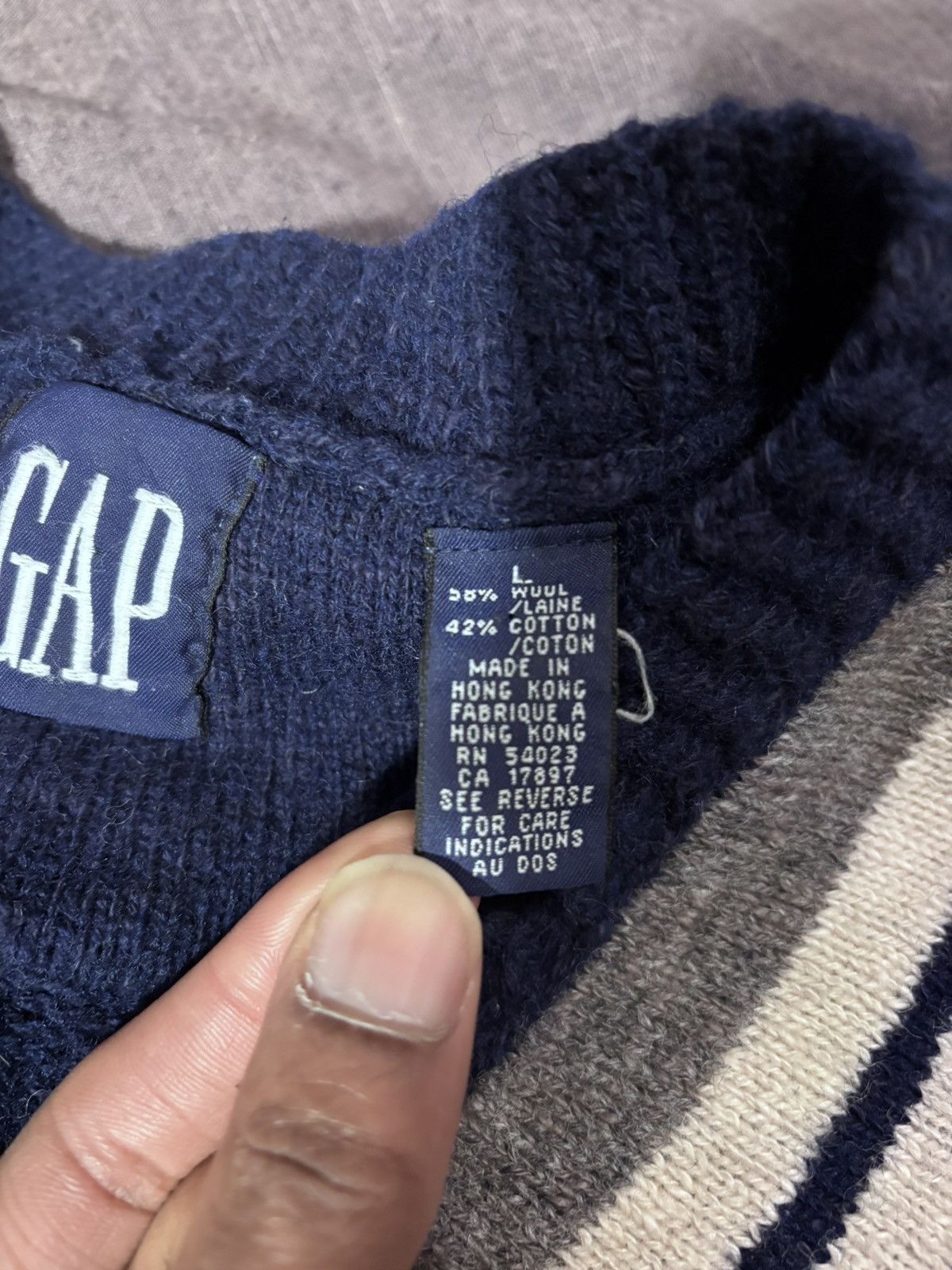 Gap GAP | Vintage Navy V-Neck Wool Sweater, Large Size US L / EU 52-54 / 3 - 4 Thumbnail