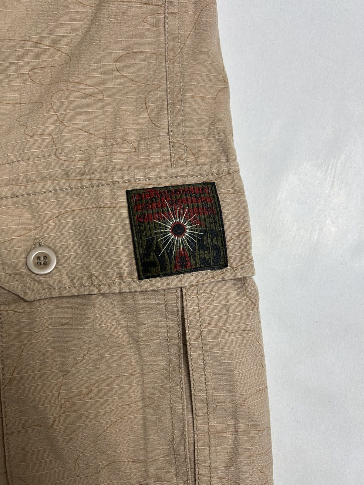 Alien Workshop VTG 90/00’s Alien Workshop Ripstop Camo Cago Shorts Size US 36 / EU 52 - 2 Thumbnail
