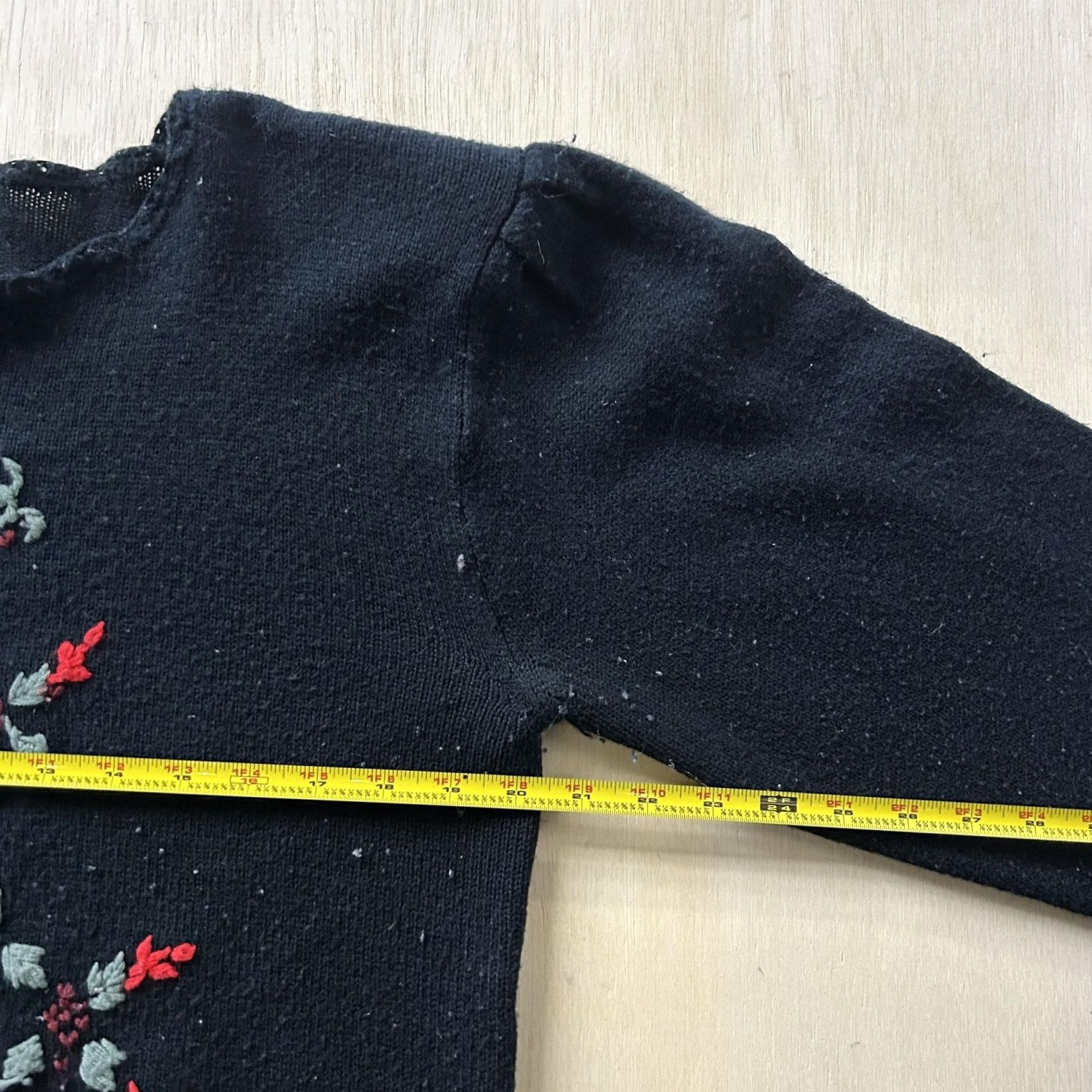 Vintage VINTAGE Northern Isles Sweater Womens Small Black Crew Neck Floral Embroidered Size S / US 4 / IT 40 - 6 Thumbnail