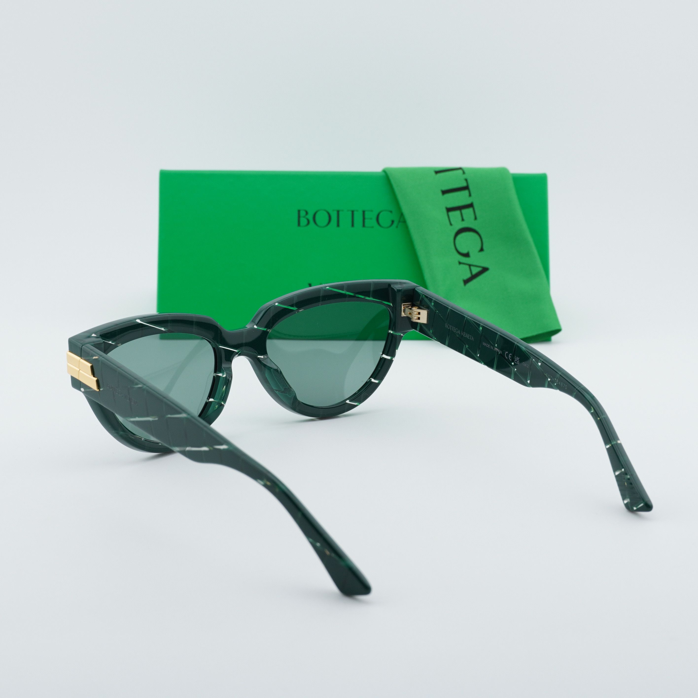 Bottega Veneta Bottega Veneta BV1035S 004 Sunglasses Green Cat Eye Frame Size ONE SIZE - 9 Thumbnail