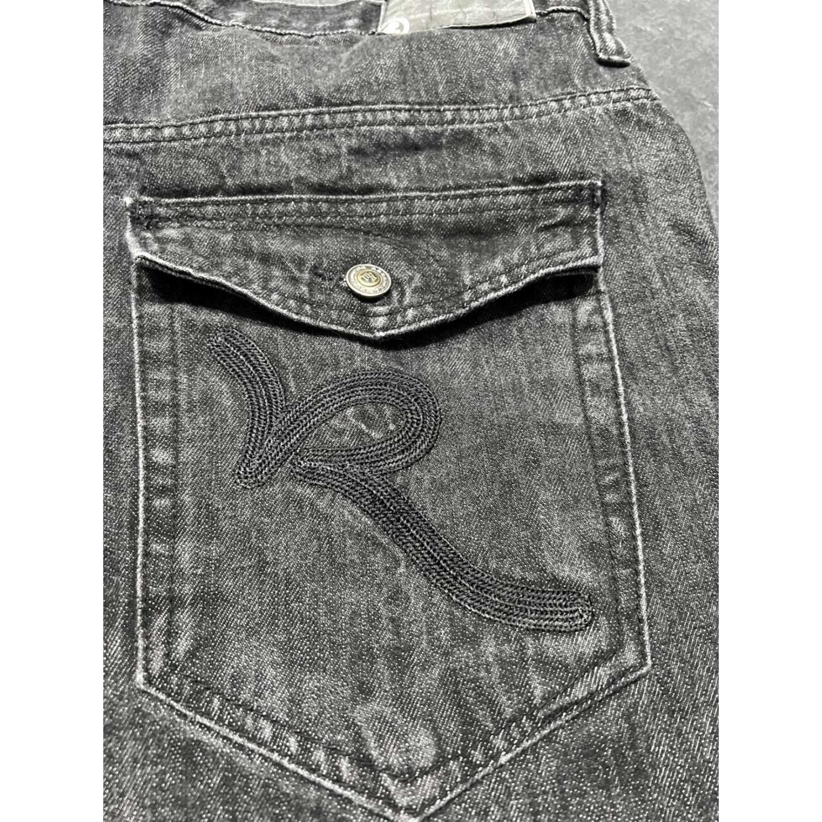 Rocawear VINTAGE Rocawear Bermuda Shorts Mens 40 Black Denim 90s Grunge Baggy Wide Leg Embroidered Cotton Polyester Casual Men Size US 40 / EU 56 - 4 Thumbnail