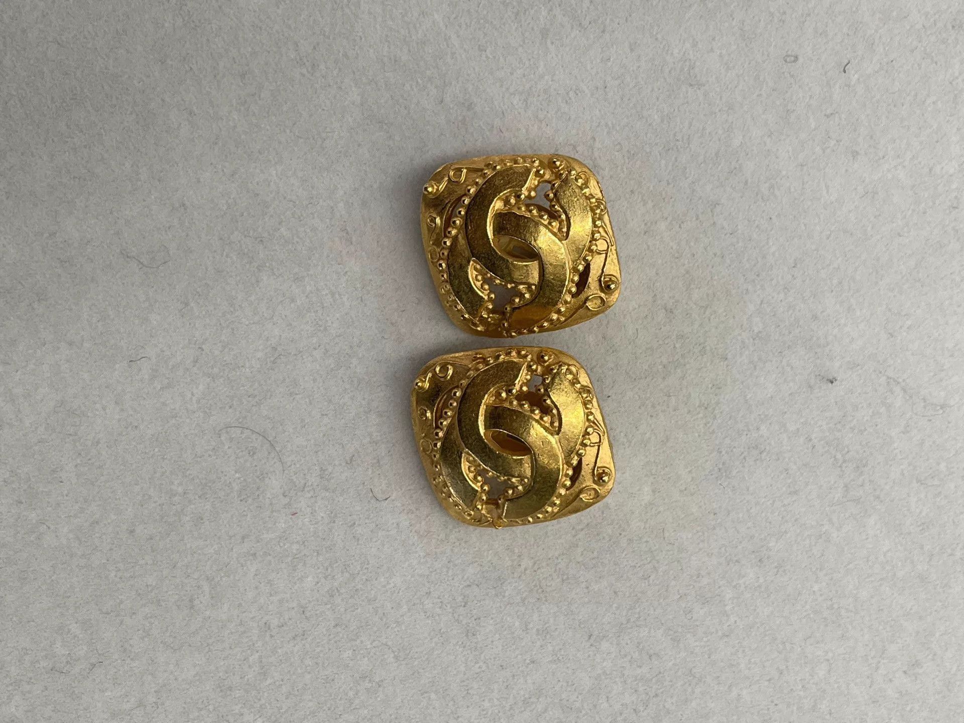 Chanel Chanel Vintage Earrings Size ONE SIZE - 1 Thumbnail