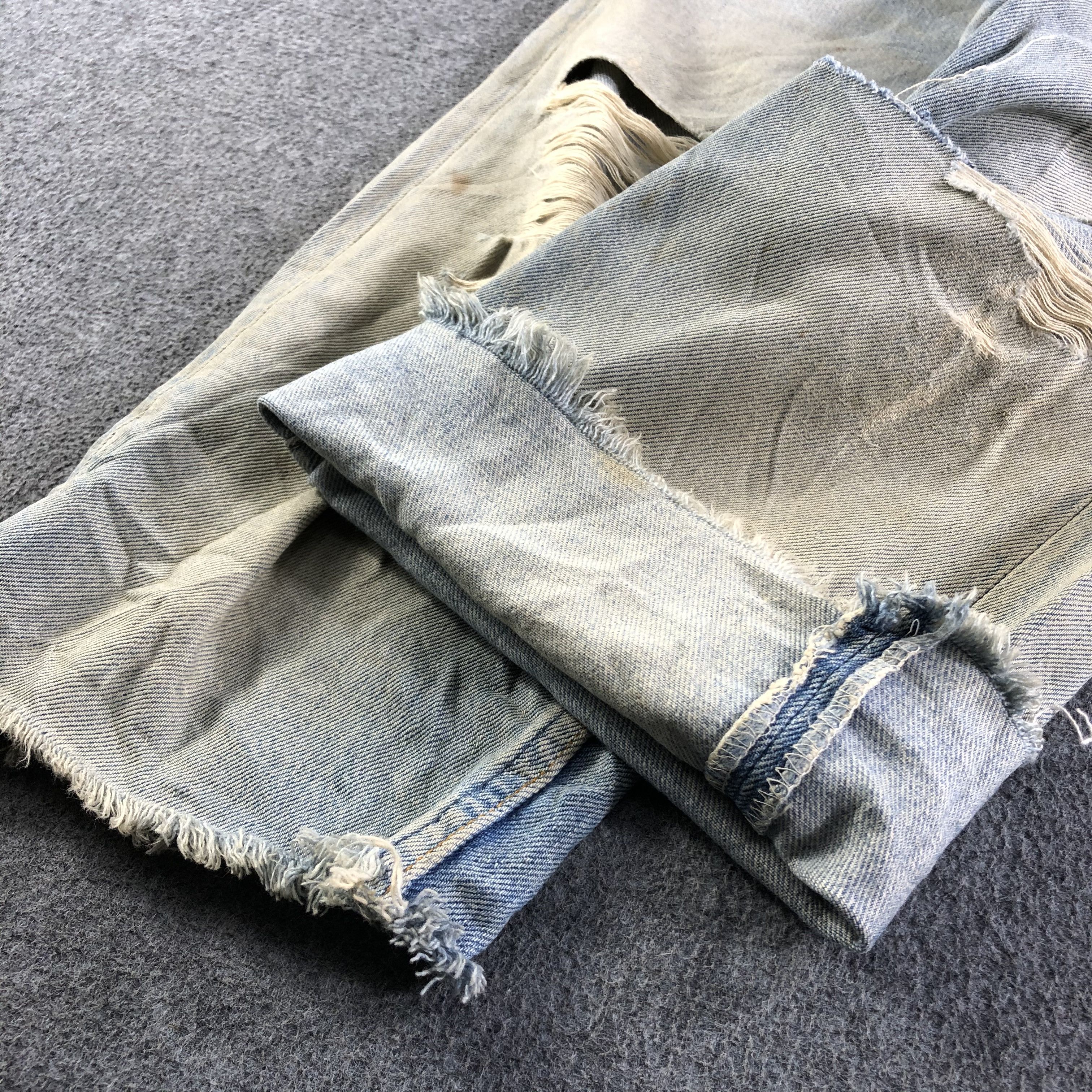 Levi's × Vintage Vintage 90s Light Wash Levis 501 Jeans-J3953 Size US 30 / EU 46 - 7 Thumbnail