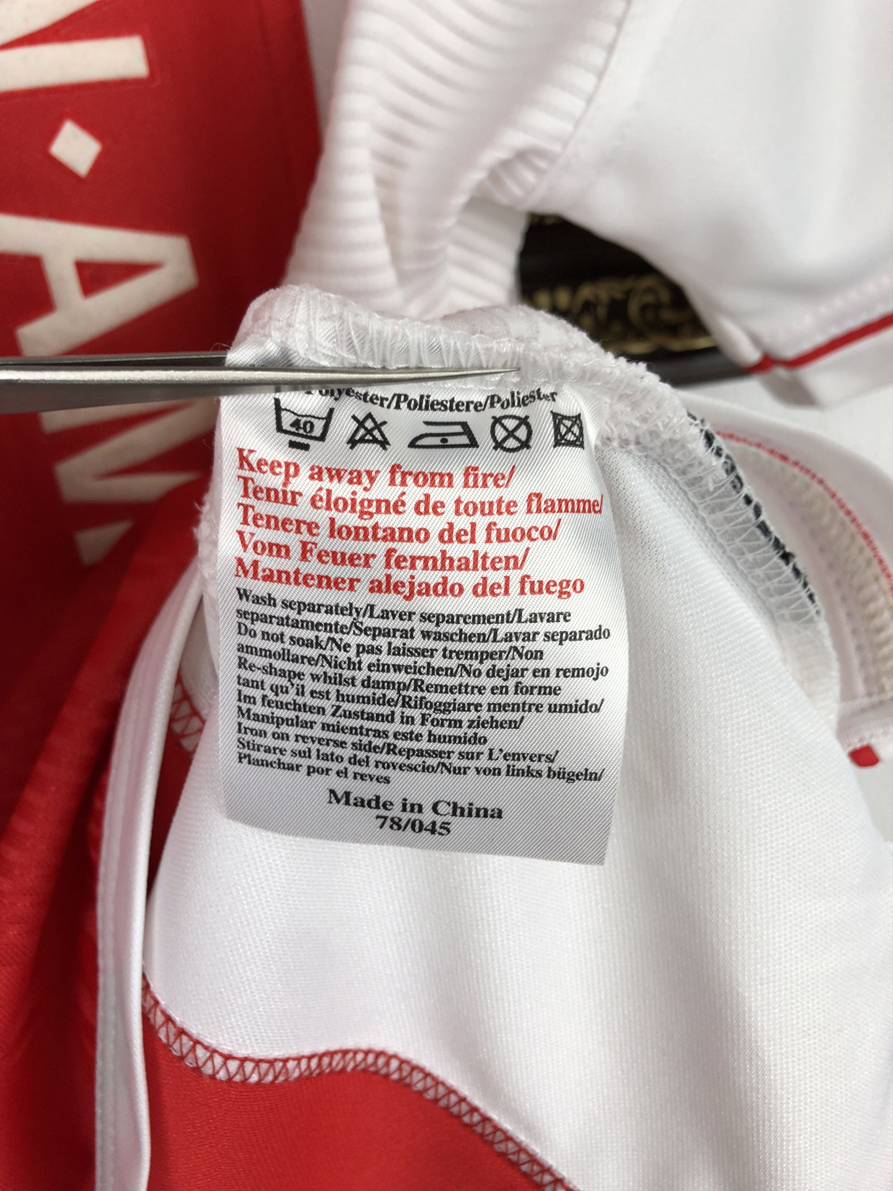 Umbro Ajax Home football shirt Umbro Soccer Jersey Rare Boys Size US XXS / EU 40 - 6 Thumbnail