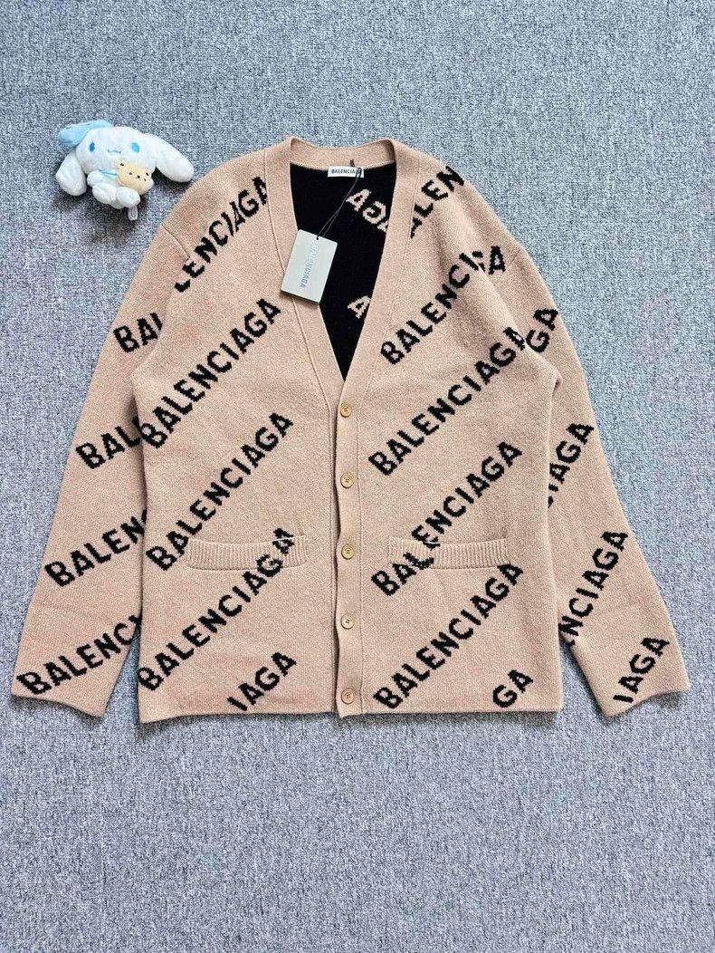 Balenciaga Balenciaga Khaki bullet screen logo wool knit sweater 2502- Size US XS / EU 42 / 0 - 1 Thumbnail