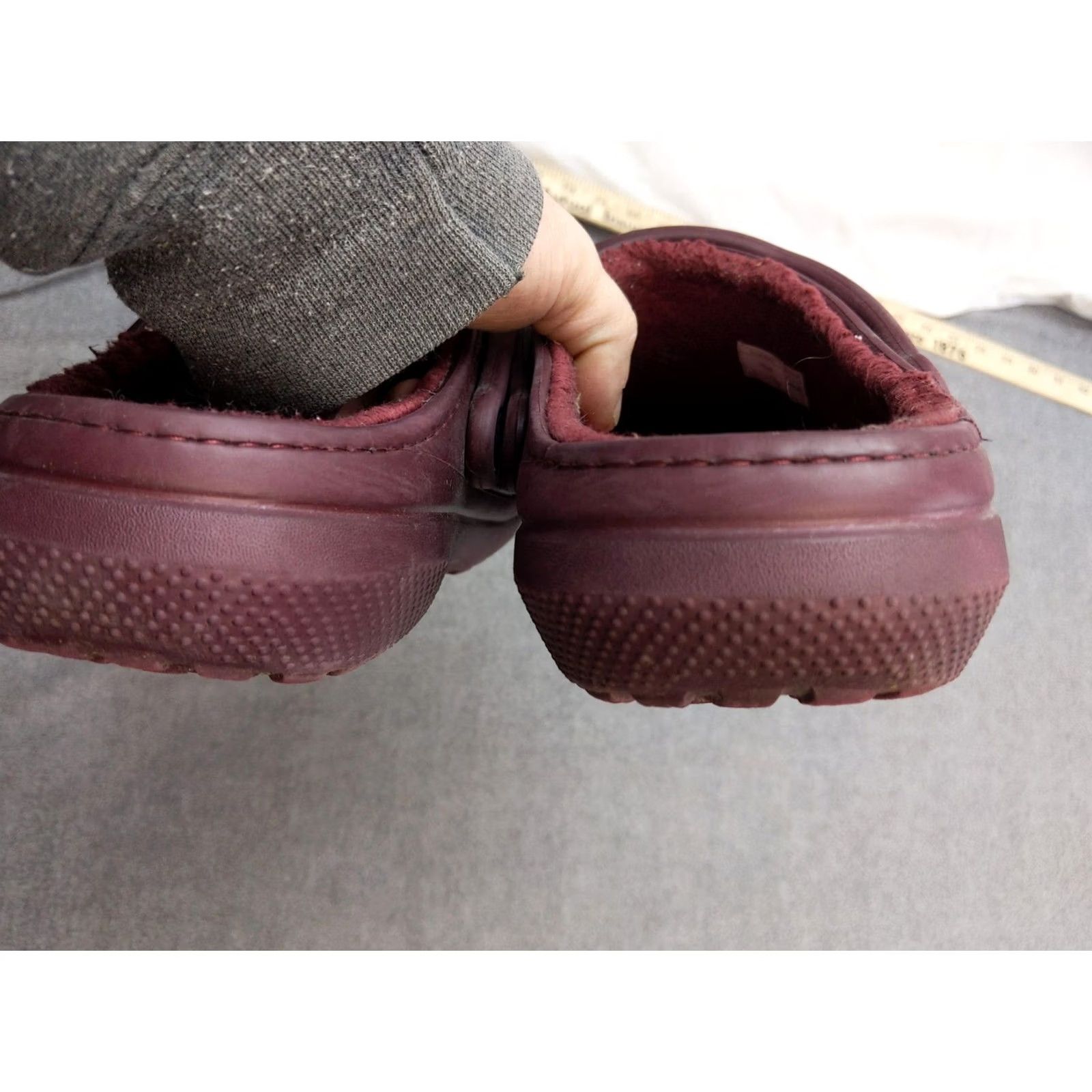 Crocs Crocs Classic Lined Clog Shoes Slip On Burgundy Fur Fleece Womens 8 Mens 6 Size M / US 6-8 / IT 42-44 - 4 Thumbnail