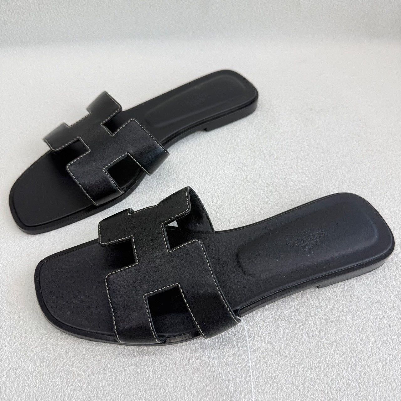 Hermes Hermes Leather Black Sandals us_7-5 Women Size US 7.5 / IT 37.5 - 1 Thumbnail